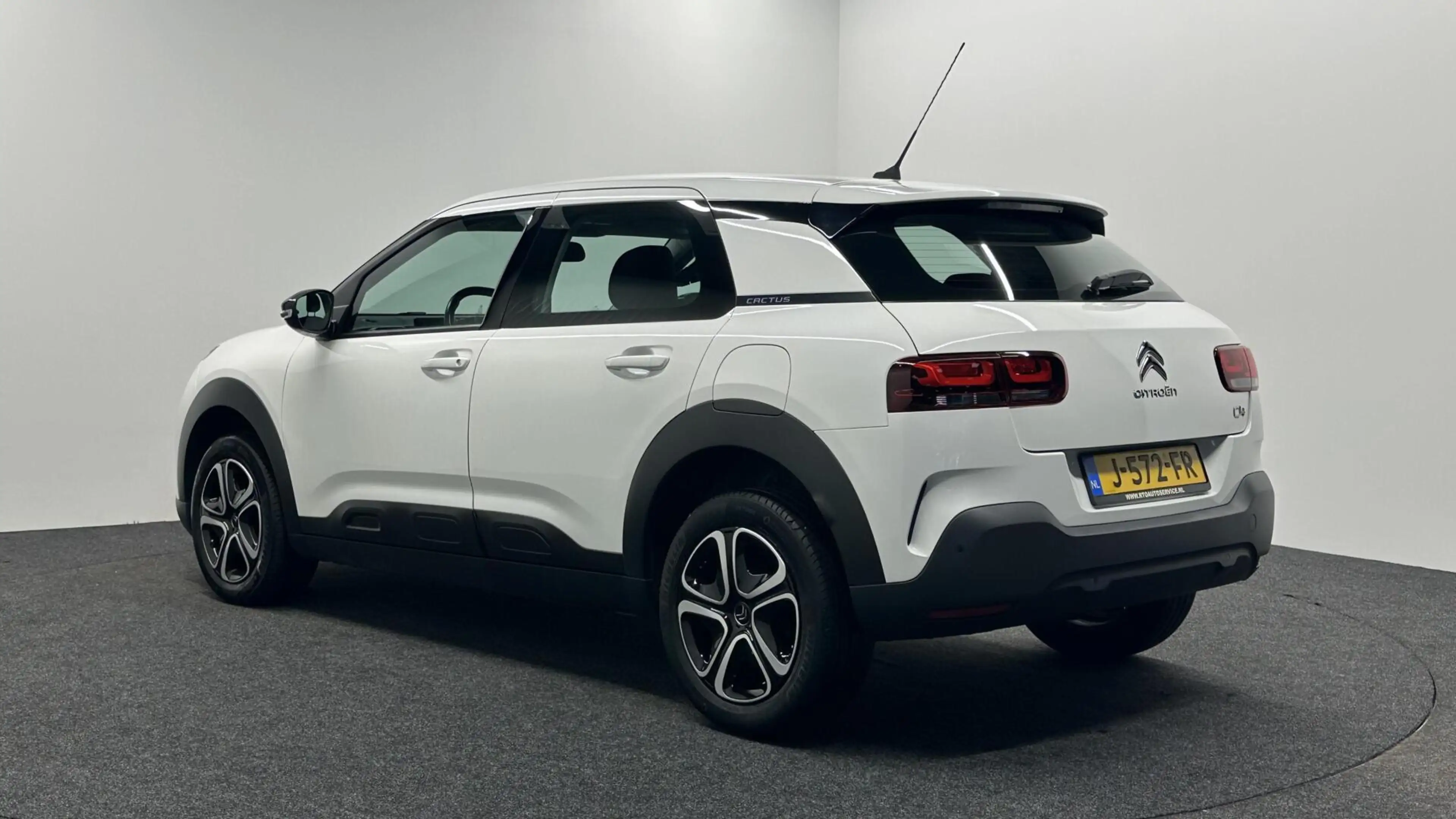 Citroen C4 Cactus 1.2 PureTech Feel CARPLAY CRUISE NAVIGATIE ECC. — photo 8