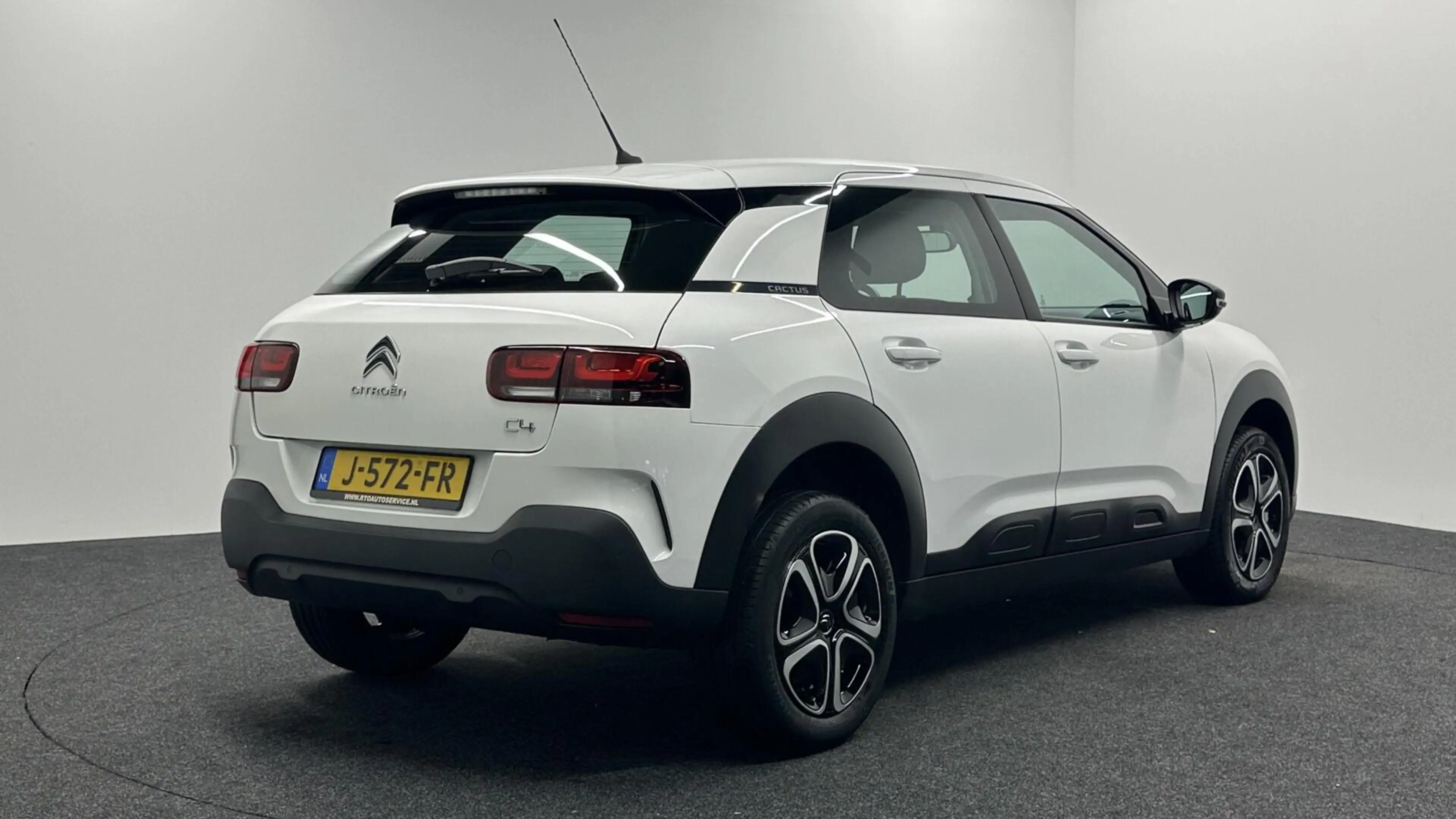 Citroen C4 Cactus 1.2 PureTech Feel CARPLAY CRUISE NAVIGATIE ECC. — photo 2