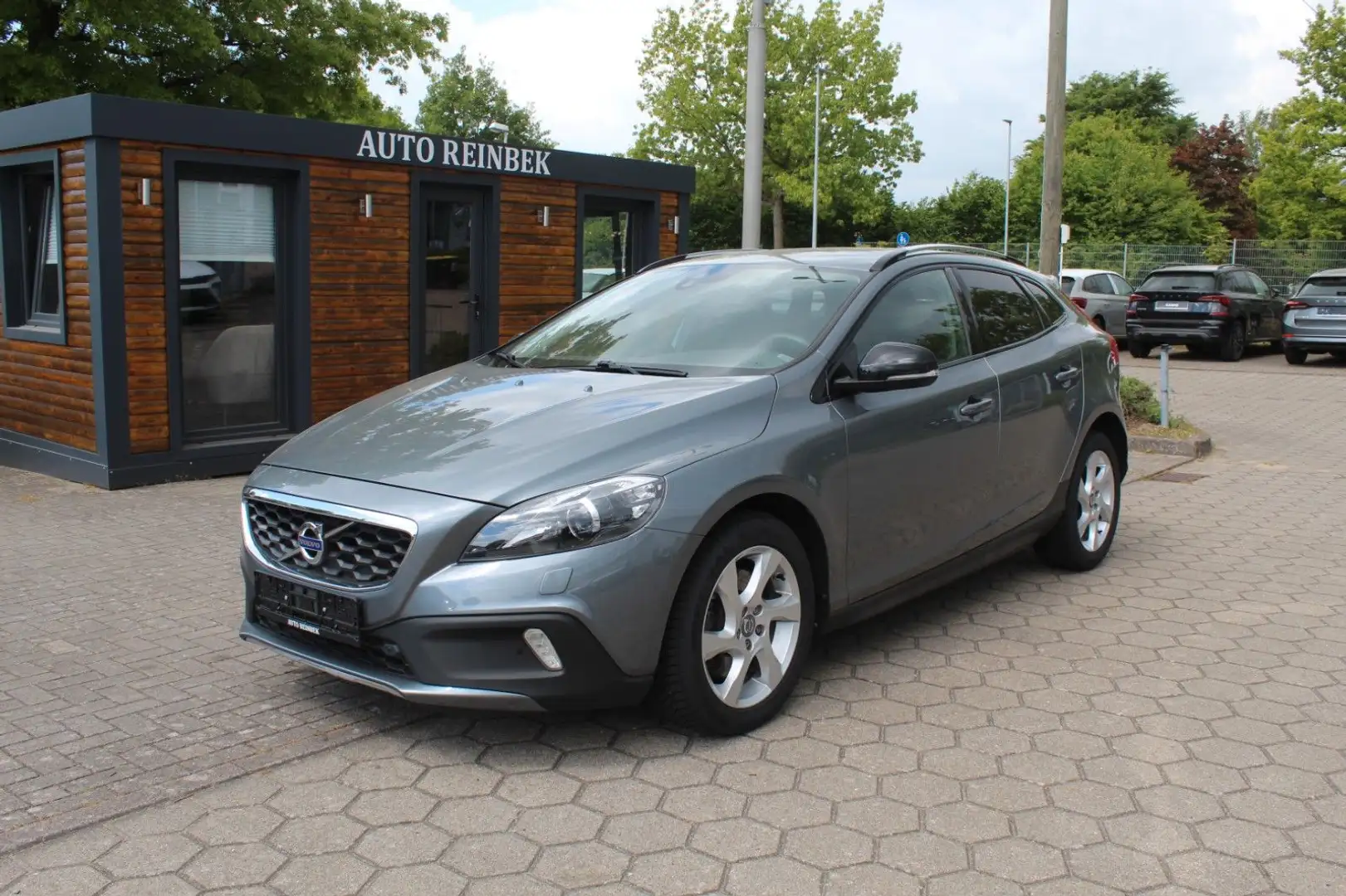 Volvo V40 Cross Country 2.0 D3 Automatik Gris - 1