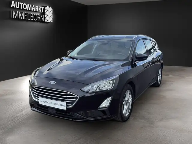 Ford Focus view 3
