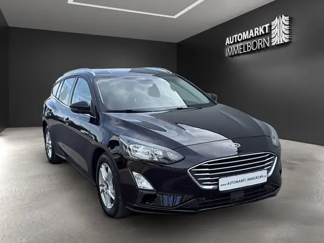Ford Focus view 2