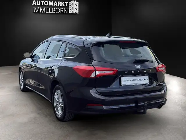 Ford Focus view 5