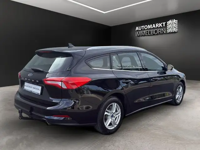Ford Focus view 8