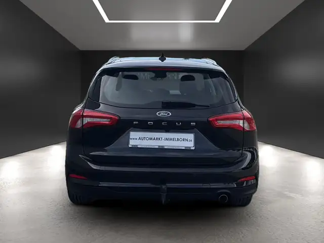 Ford Focus view 10
