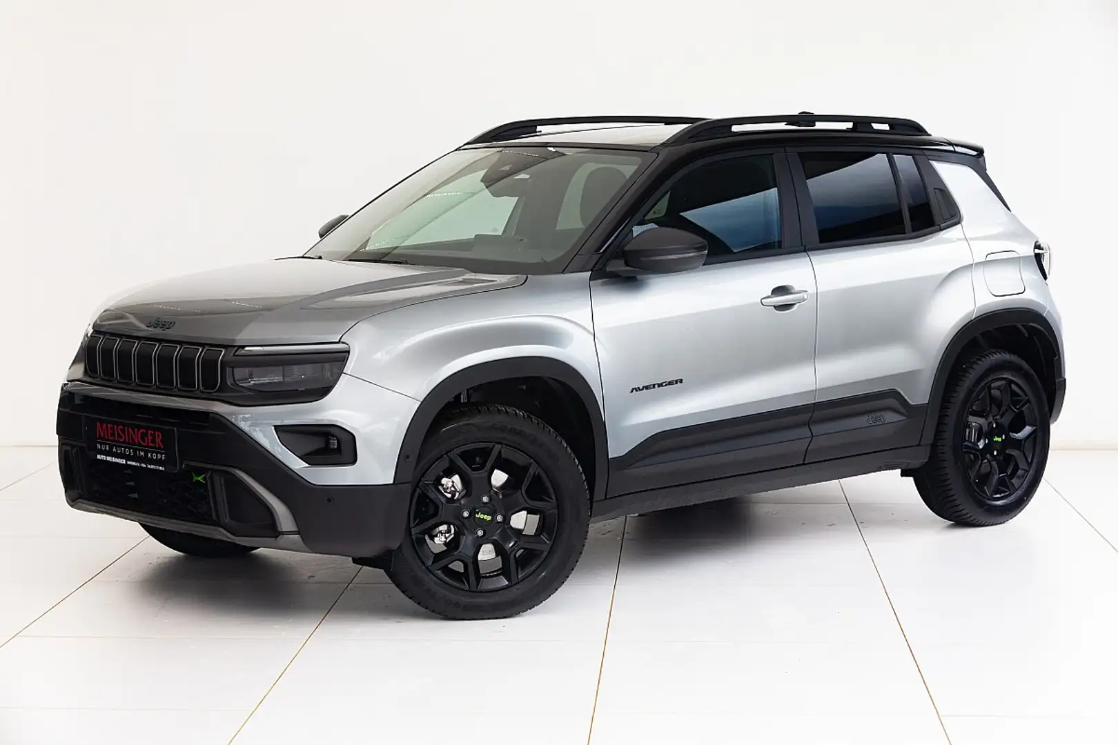 Jeep Avenger 1.2 T3 e-Hybrid 4xe Upland e-DCT6 Grau - 1