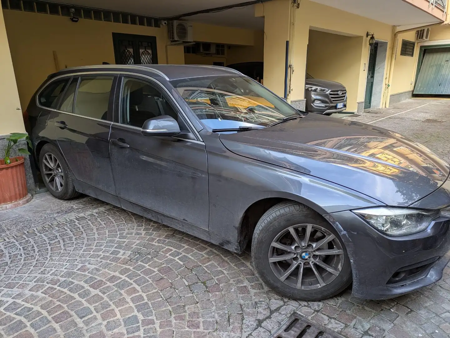 BMW 316 Serie+3+F31+2015+Touring+316d+Touring Grigio - 2