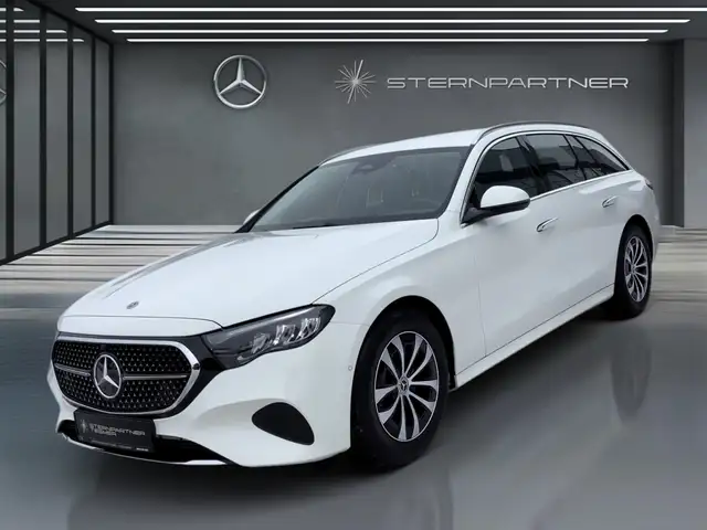 Mercedes-Benz E 220 d T AVANTGARDE+MBUX+TOTW+DIST+AMBIENTE+AHK