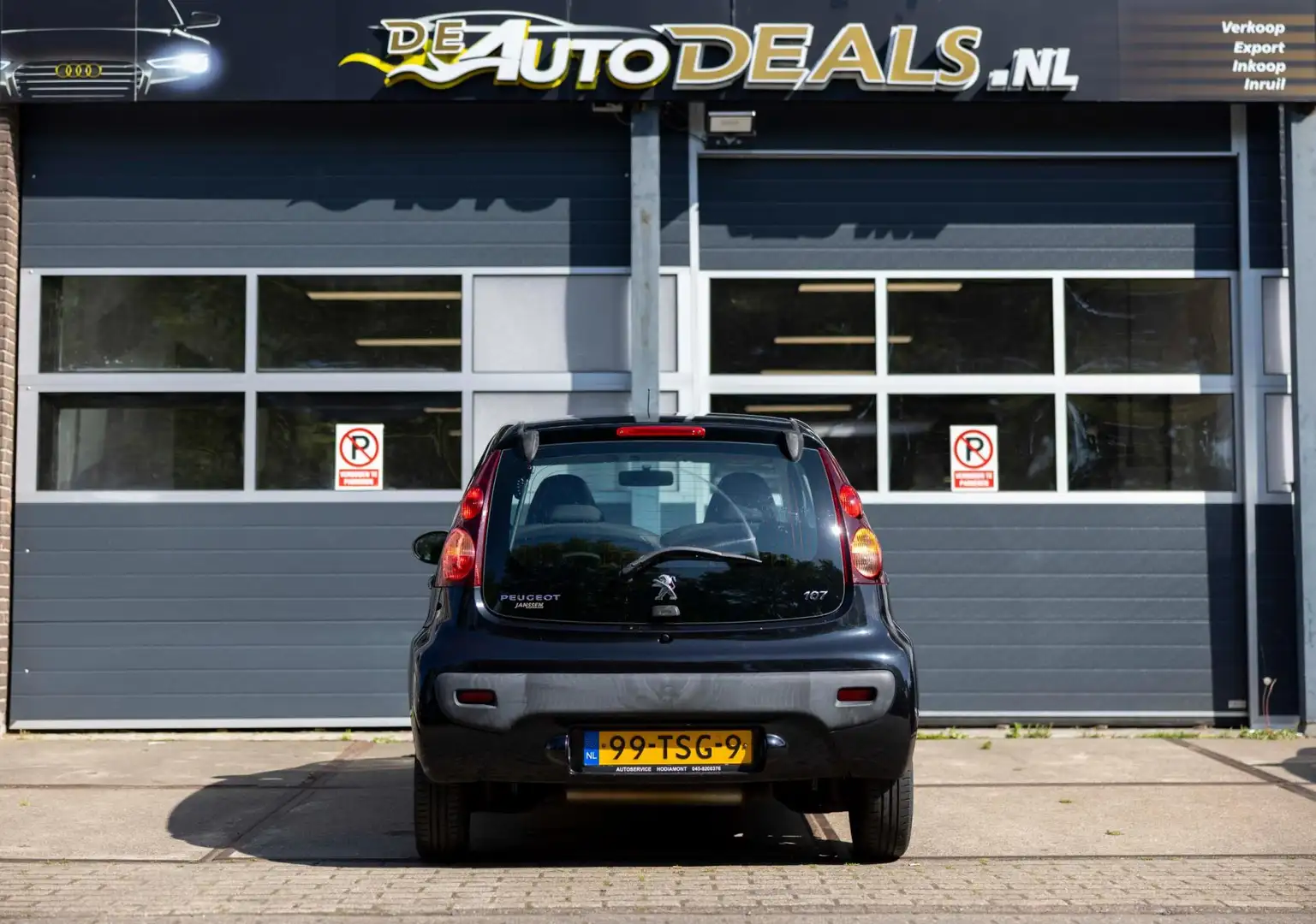 Peugeot 107 1.0 Active AIRCO NETTE AUTO 1STE EIGENAAR LAGE KMS Zwart - 2