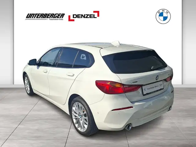 BMW 1 Series view 4