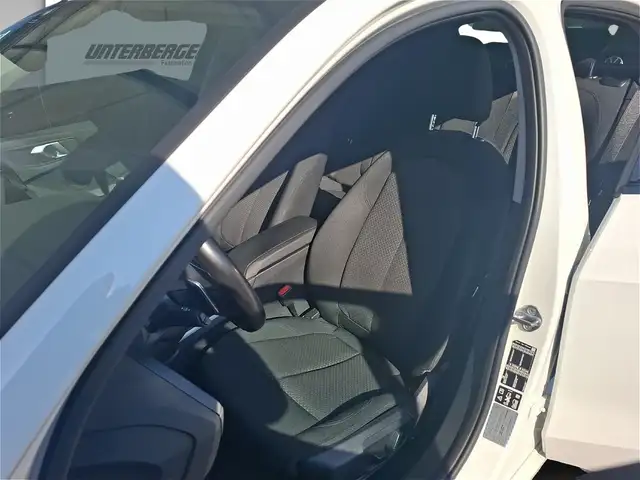 BMW 1 Series view 9