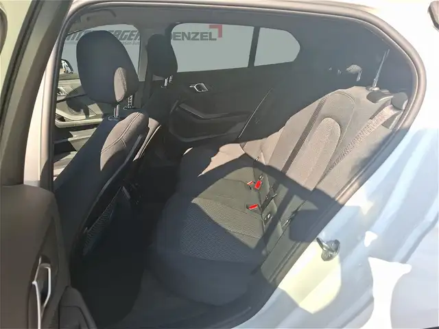 BMW 1 Series view 6