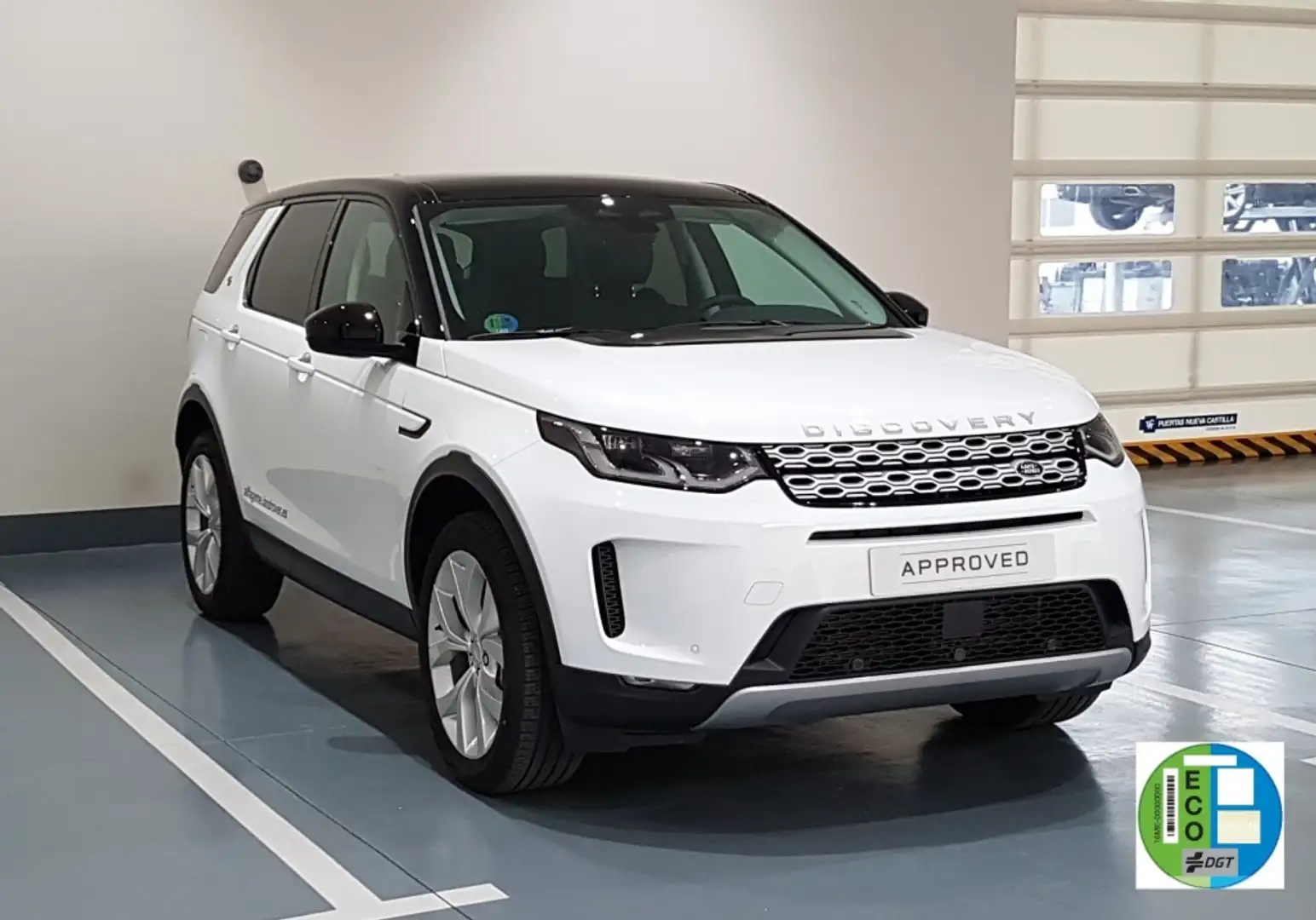 Land Rover Discovery Sport 2.0D TD4 MHEV SE AWD Auto 163 Weiß - 1