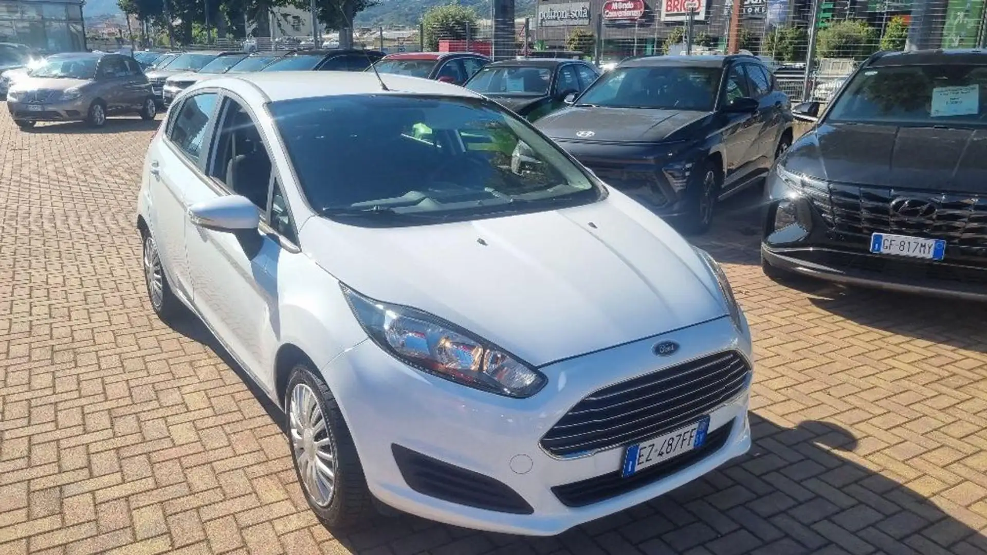 Ford Fiesta 1.5 TDCi 75CV 5 porte Titanium Bianco - 2