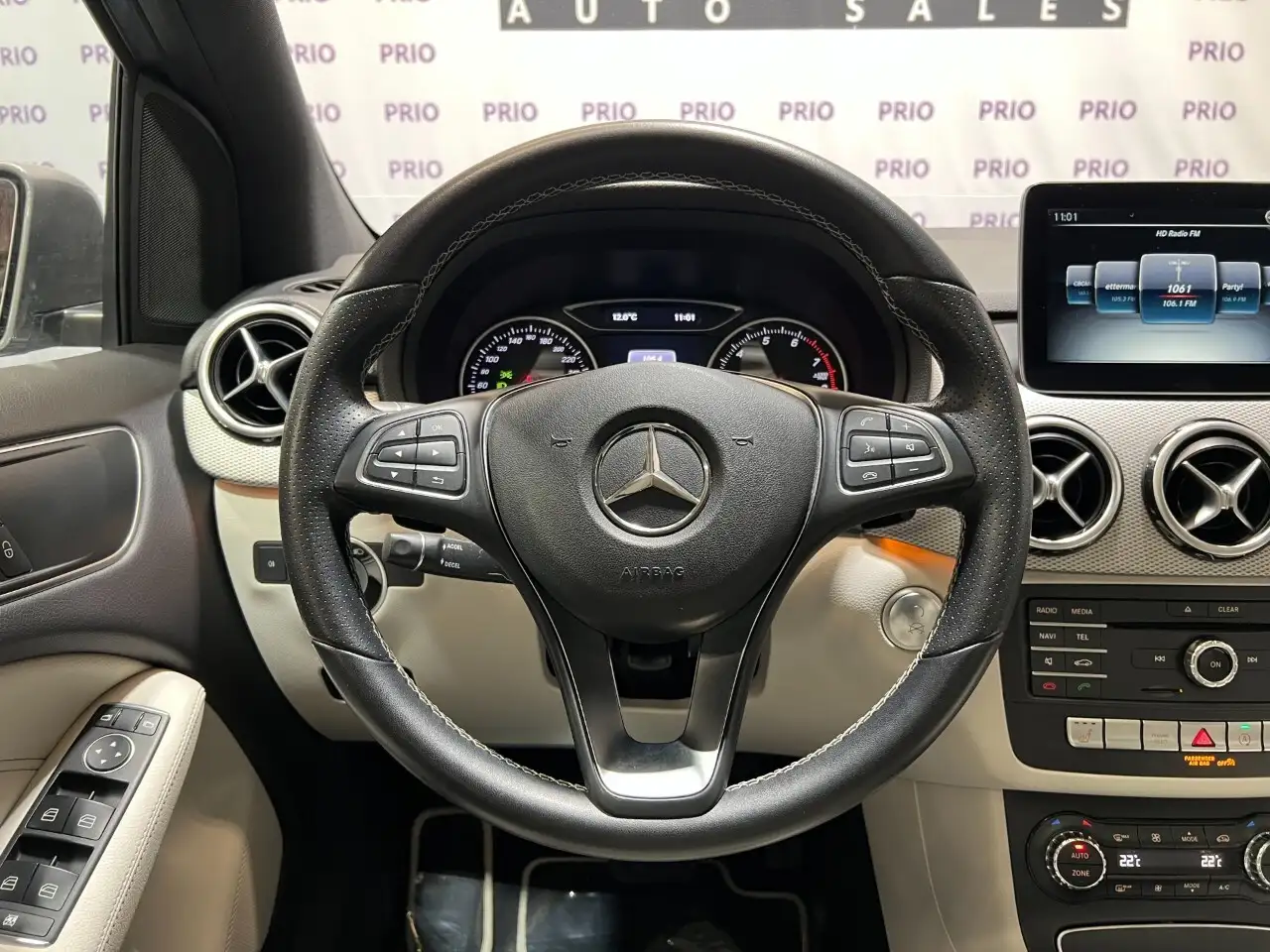 Mercedes-Benz B-Class снимка Mercedes-Benz B-Class