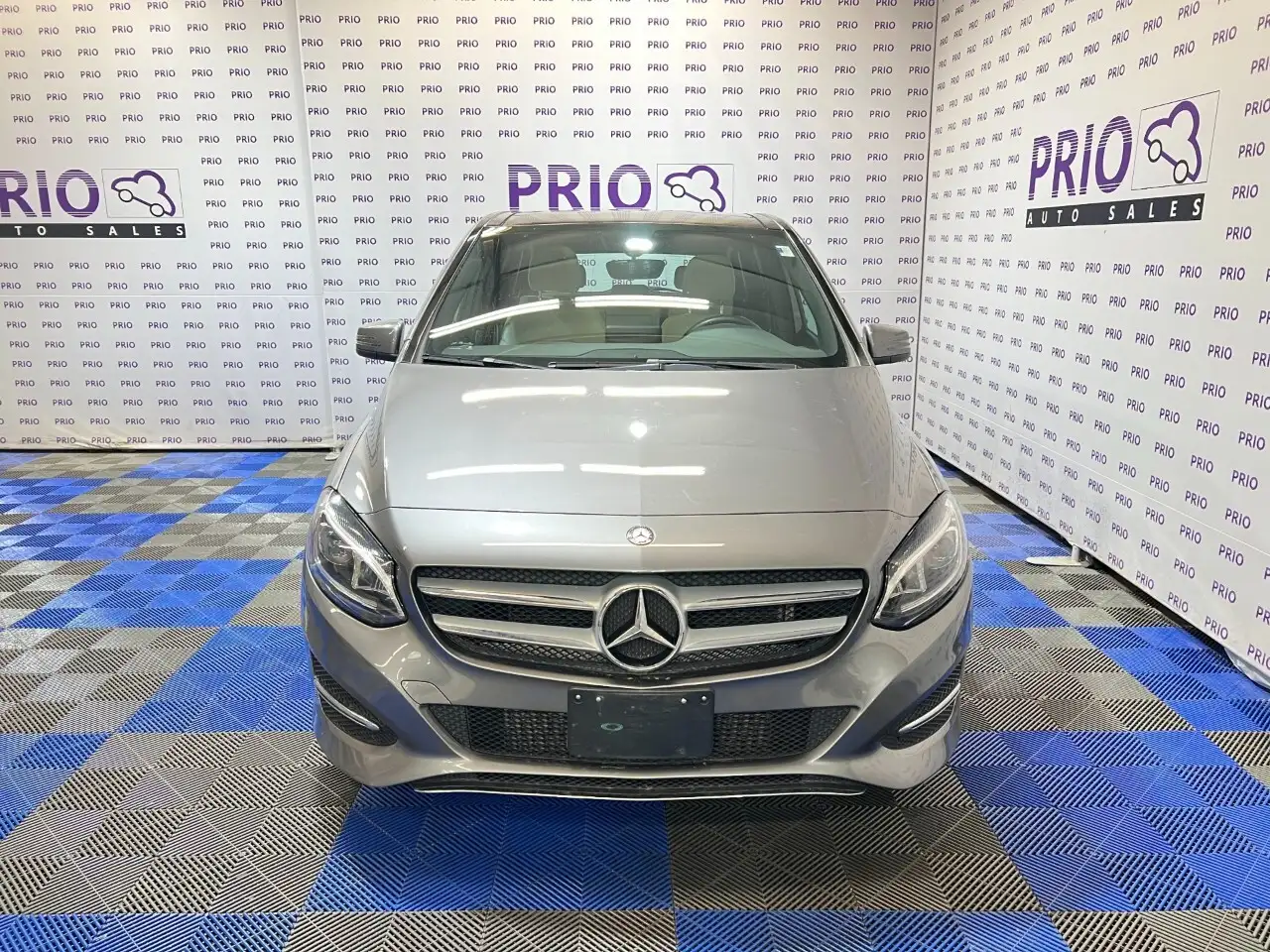 Mercedes-Benz B-Class снимка Mercedes-Benz B-Class