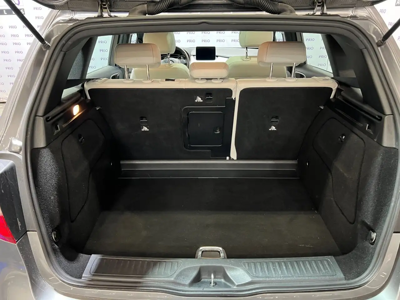 Mercedes-Benz B-Class снимка Mercedes-Benz B-Class