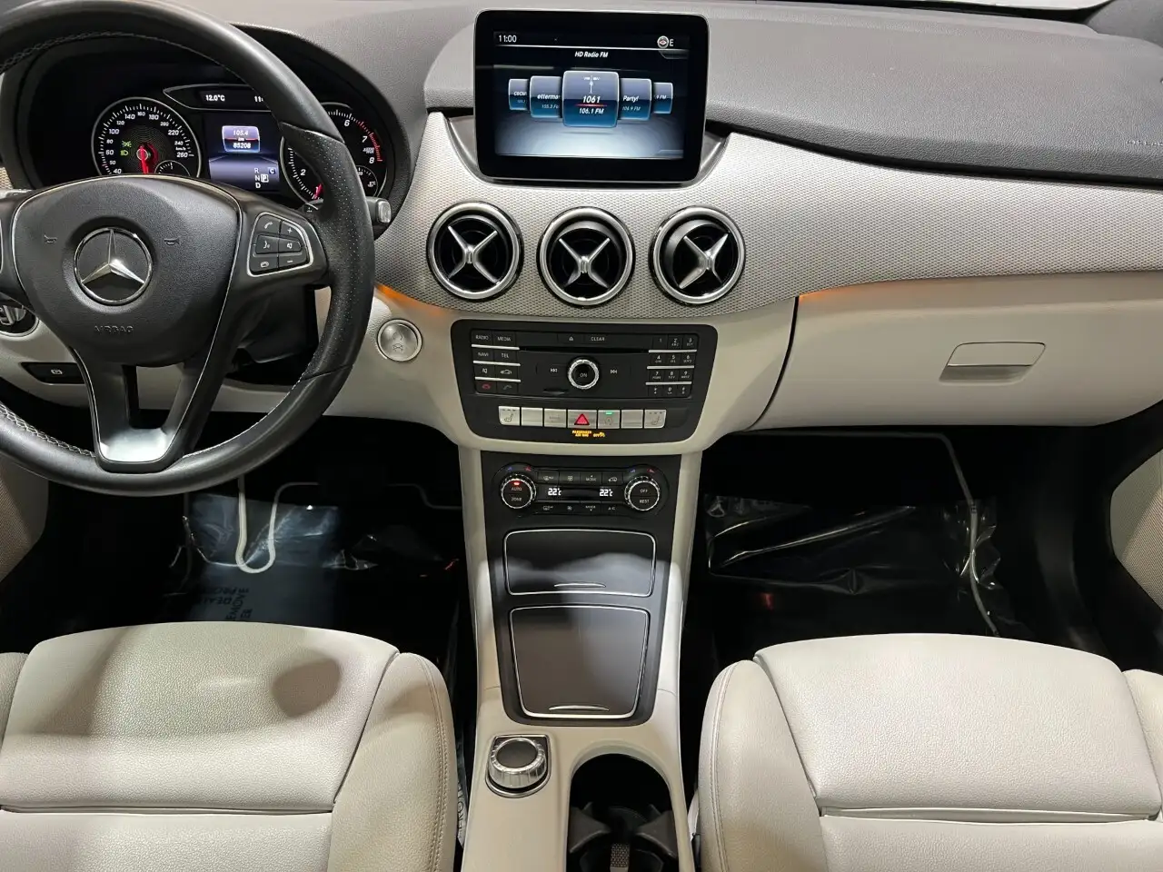 Mercedes-Benz B-Class снимка Mercedes-Benz B-Class