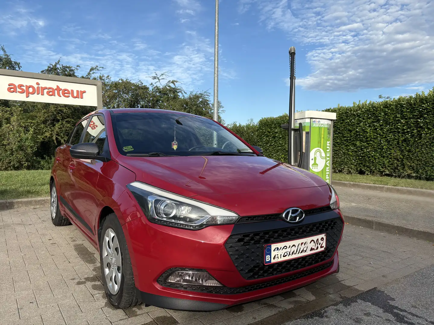 Hyundai i20 1.1 CRDi Intro Edition - 1