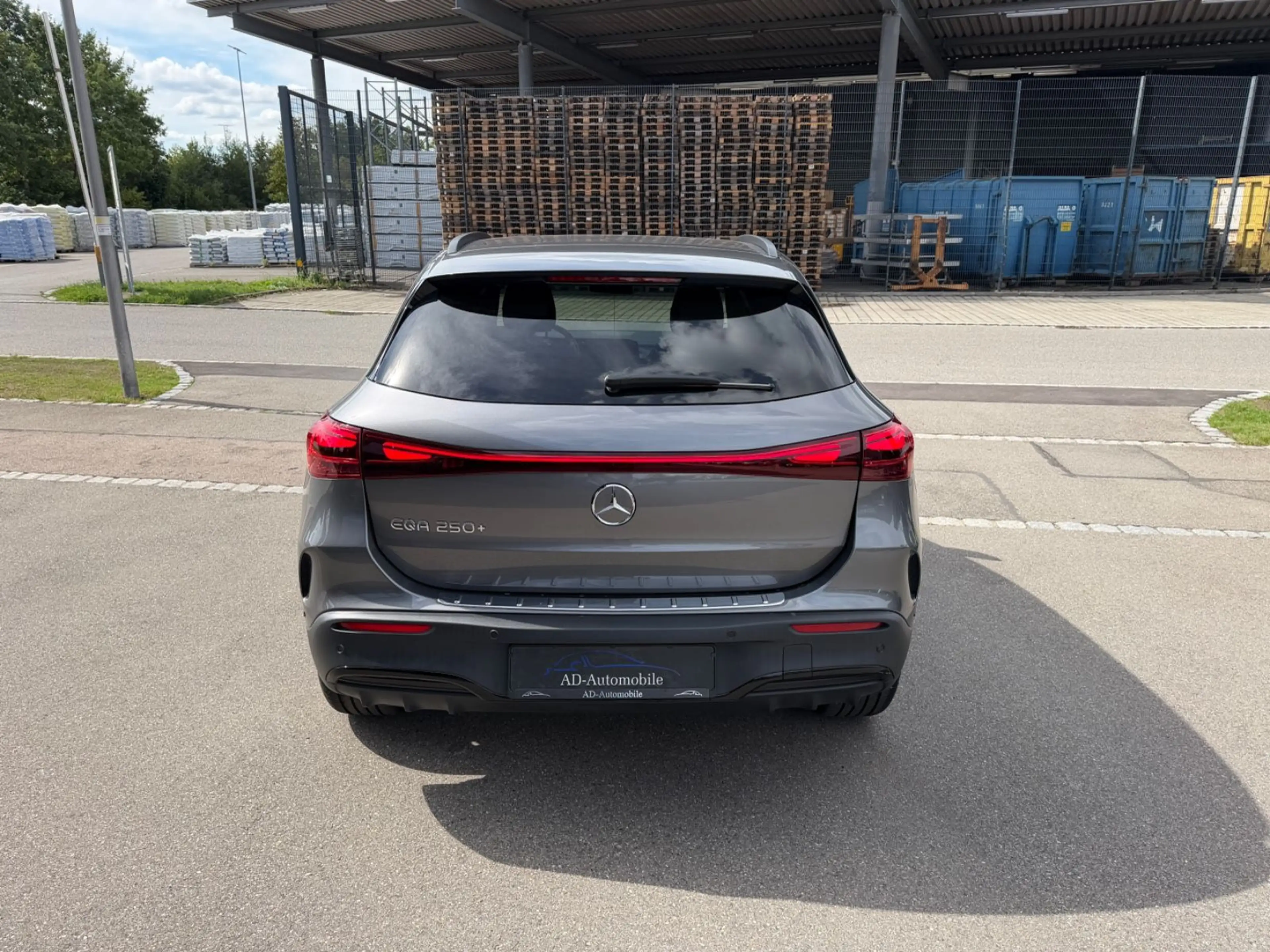 Mercedes-Benz EQA 250+   AMG Leder Navi Kamera LED — photo 7
