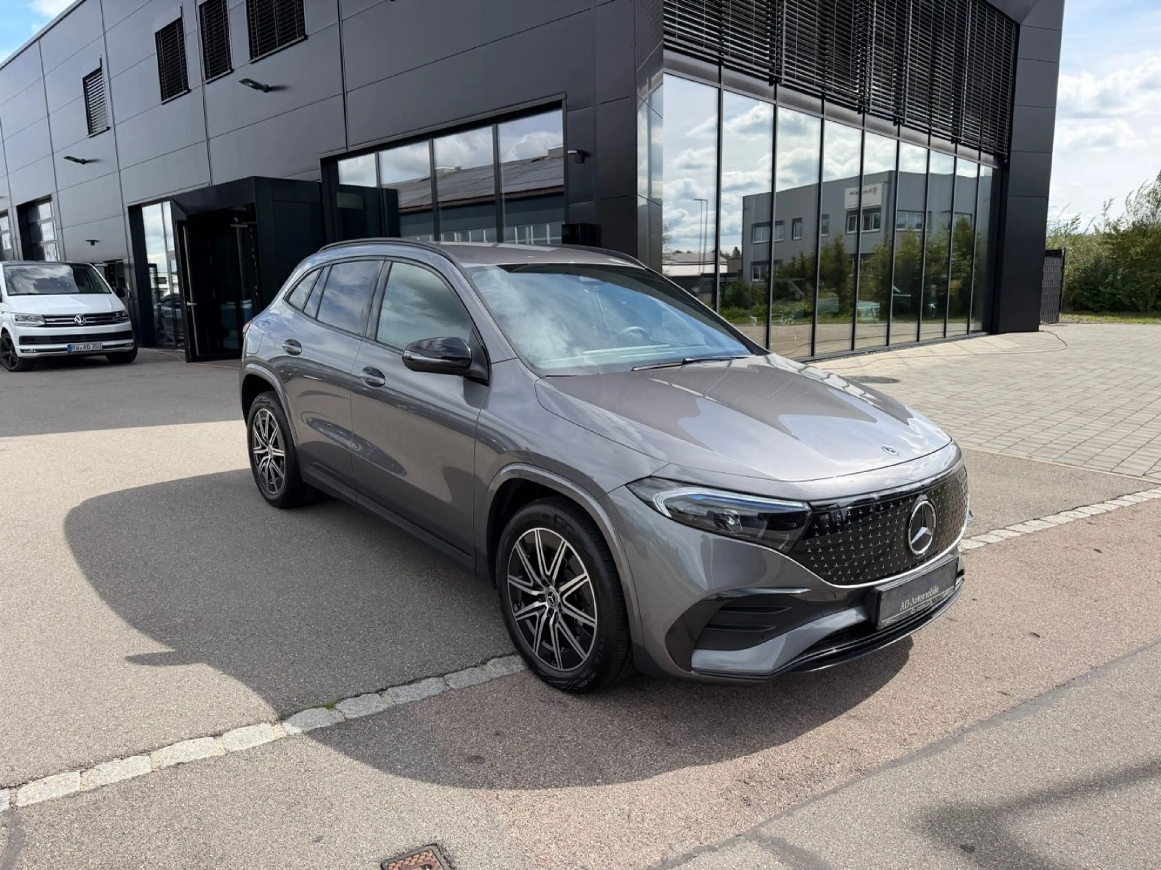 Mercedes-Benz EQA 250+   AMG Leder Navi Kamera LED — photo 2