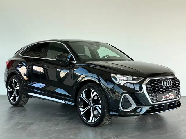 Audi Q3 view 9