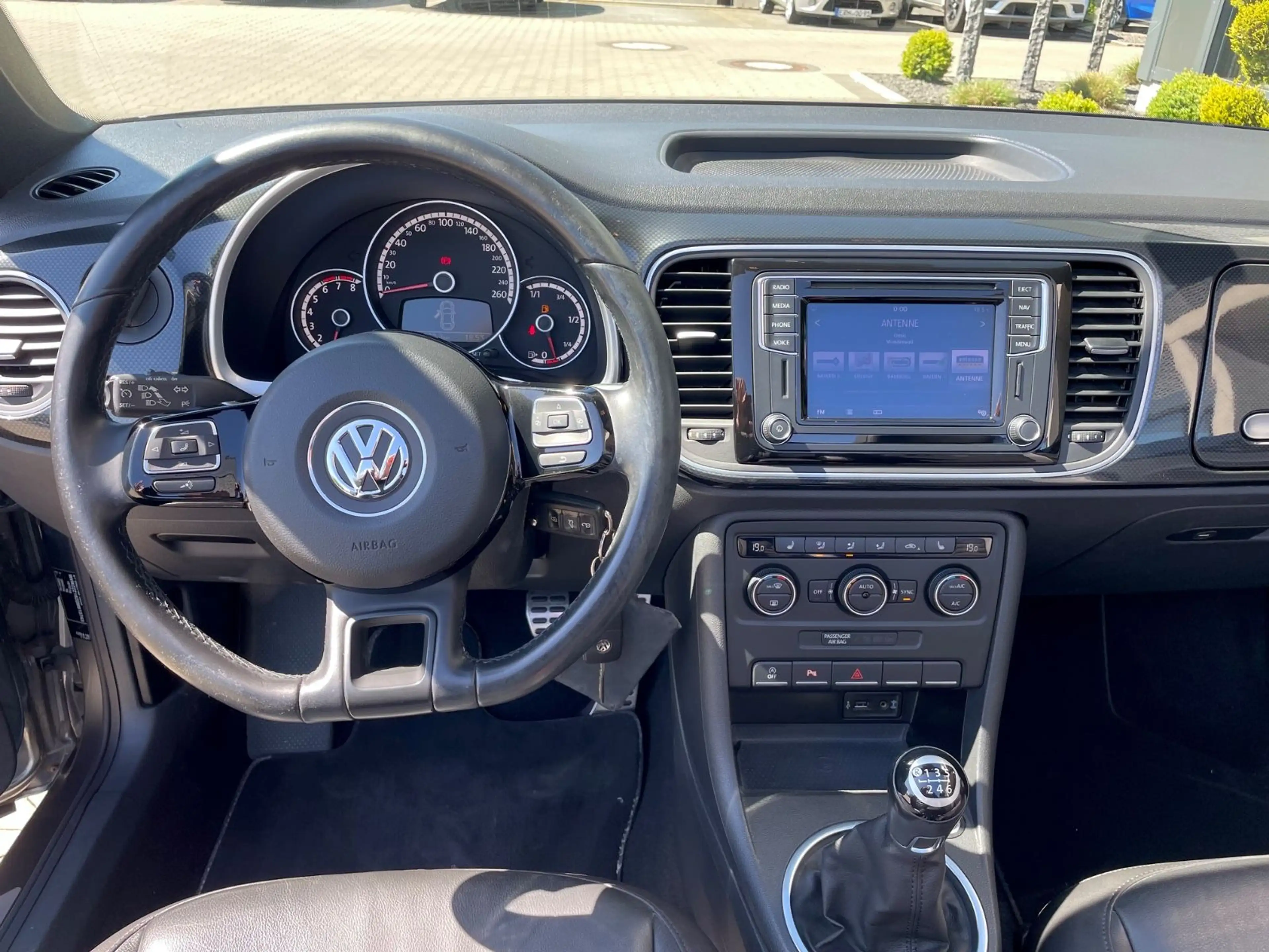 Volkswagen Beetle Cabriolet 1.4 TSI Sport/Xenon/Leder/Navi — photo 10