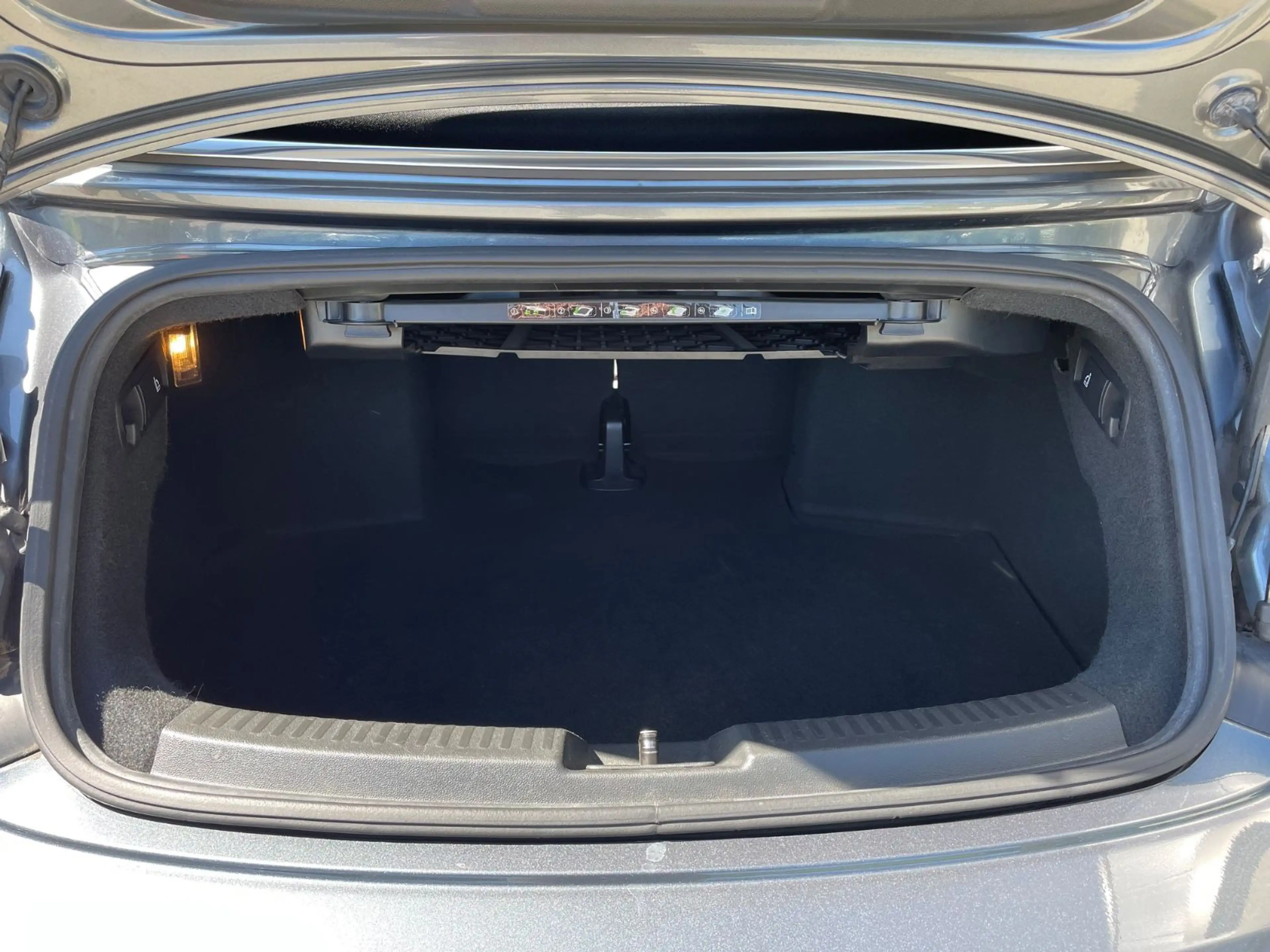 Volkswagen Beetle Cabriolet 1.4 TSI Sport/Xenon/Leder/Navi — photo 15