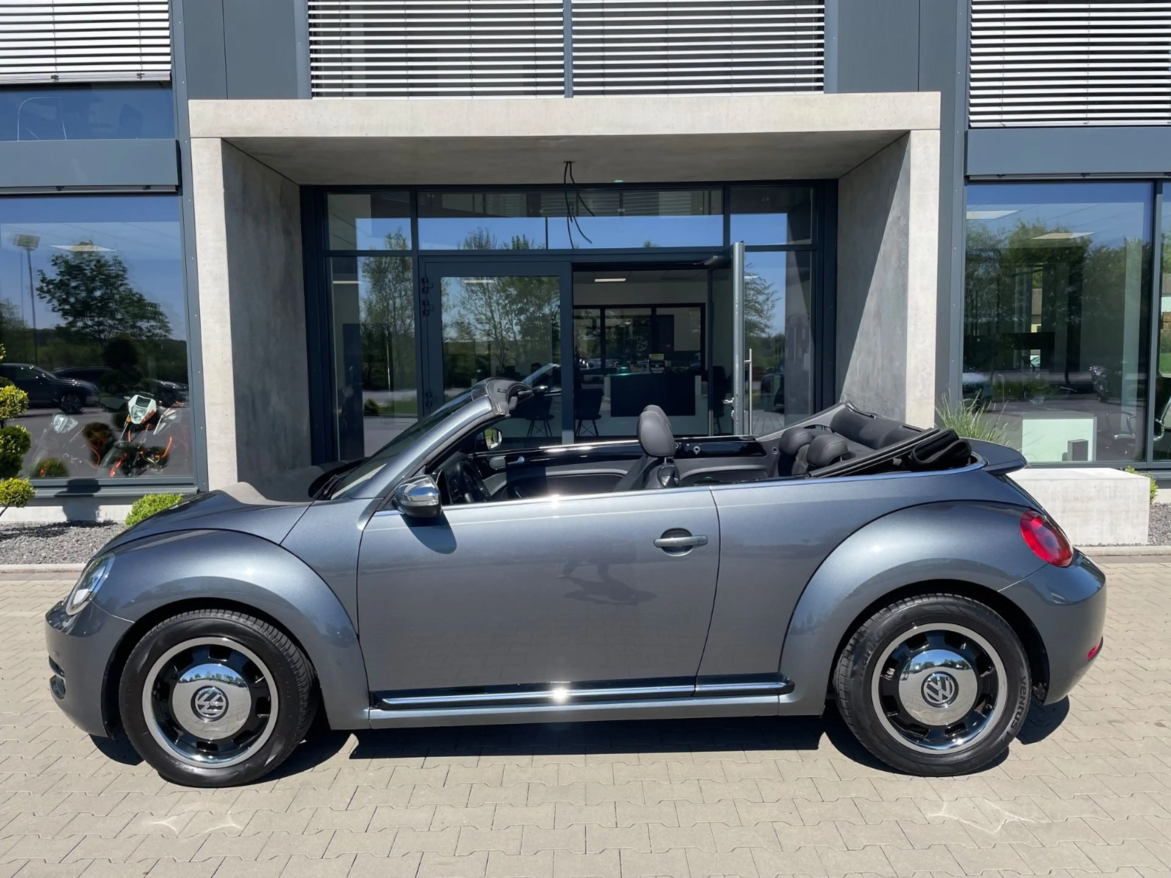 Volkswagen Beetle Cabriolet 1.4 TSI Sport/Xenon/Leder/Navi — photo 3
