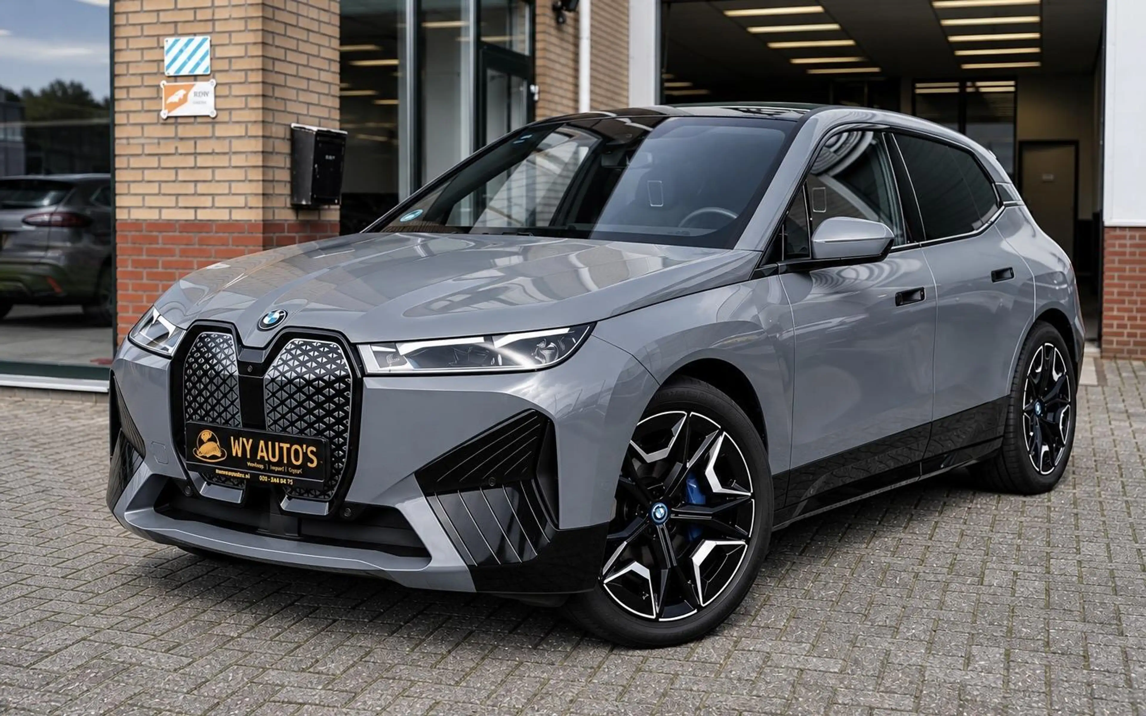 BMW iX xDrive50 112 kWh M-Sport |Individual Storm Bay|B&W