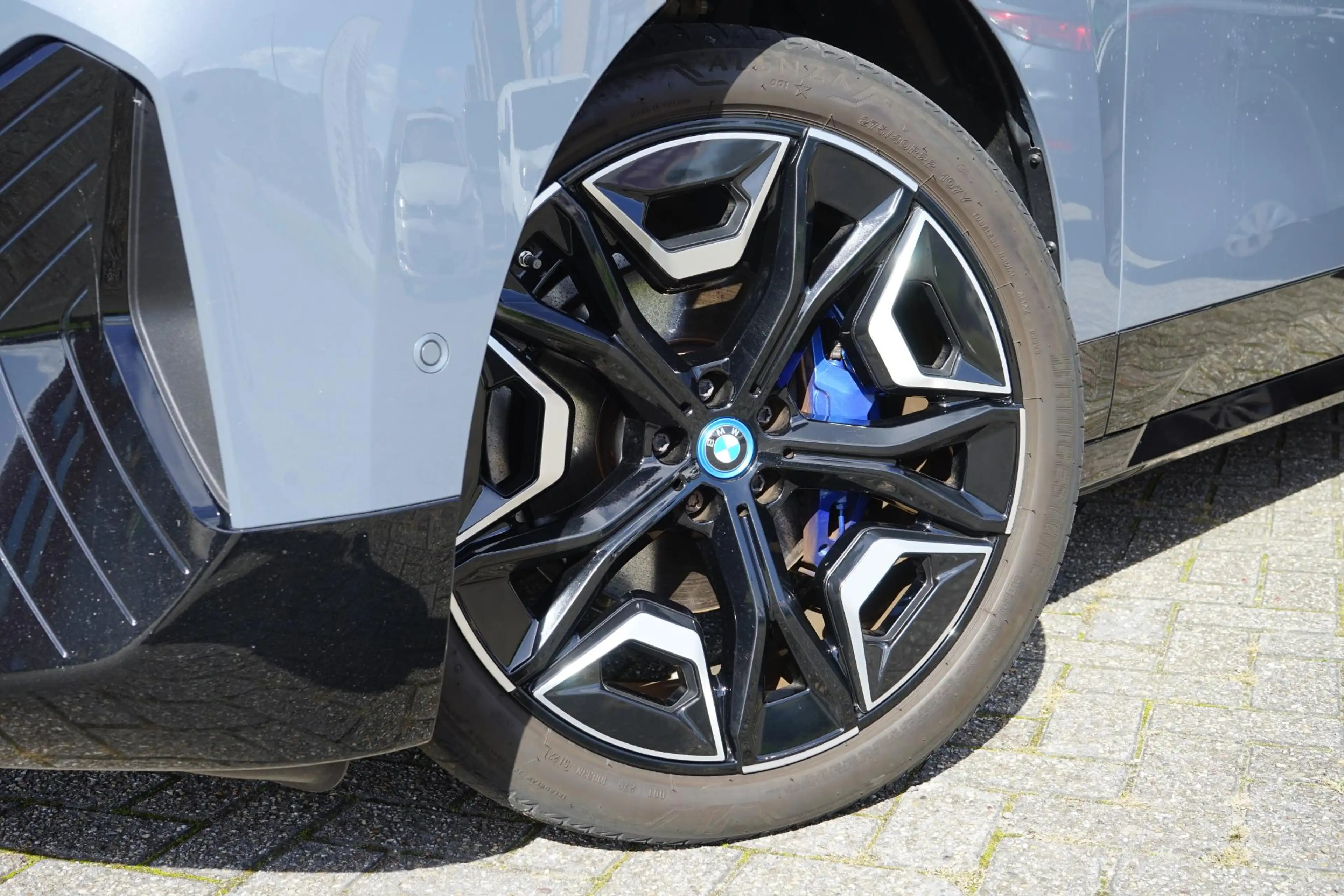 BMW iX xDrive50 112 kWh M-Sport |Individual Storm Bay|B&W — photo 39
