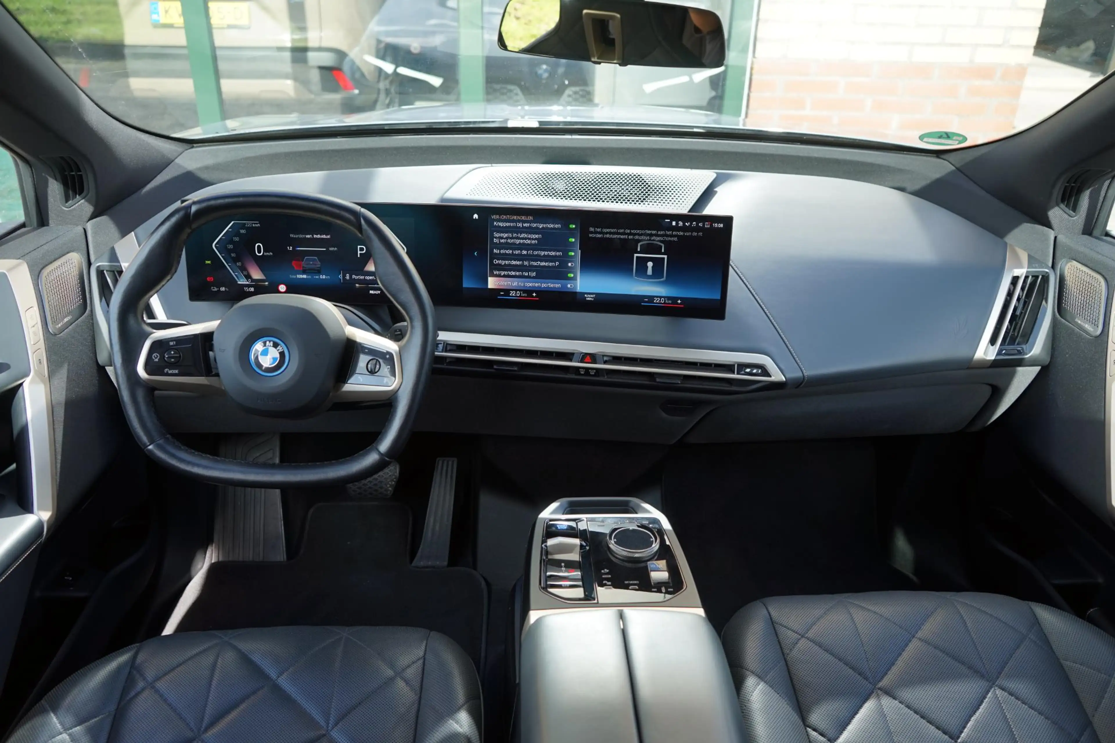BMW iX xDrive50 112 kWh M-Sport |Individual Storm Bay|B&W — photo 20