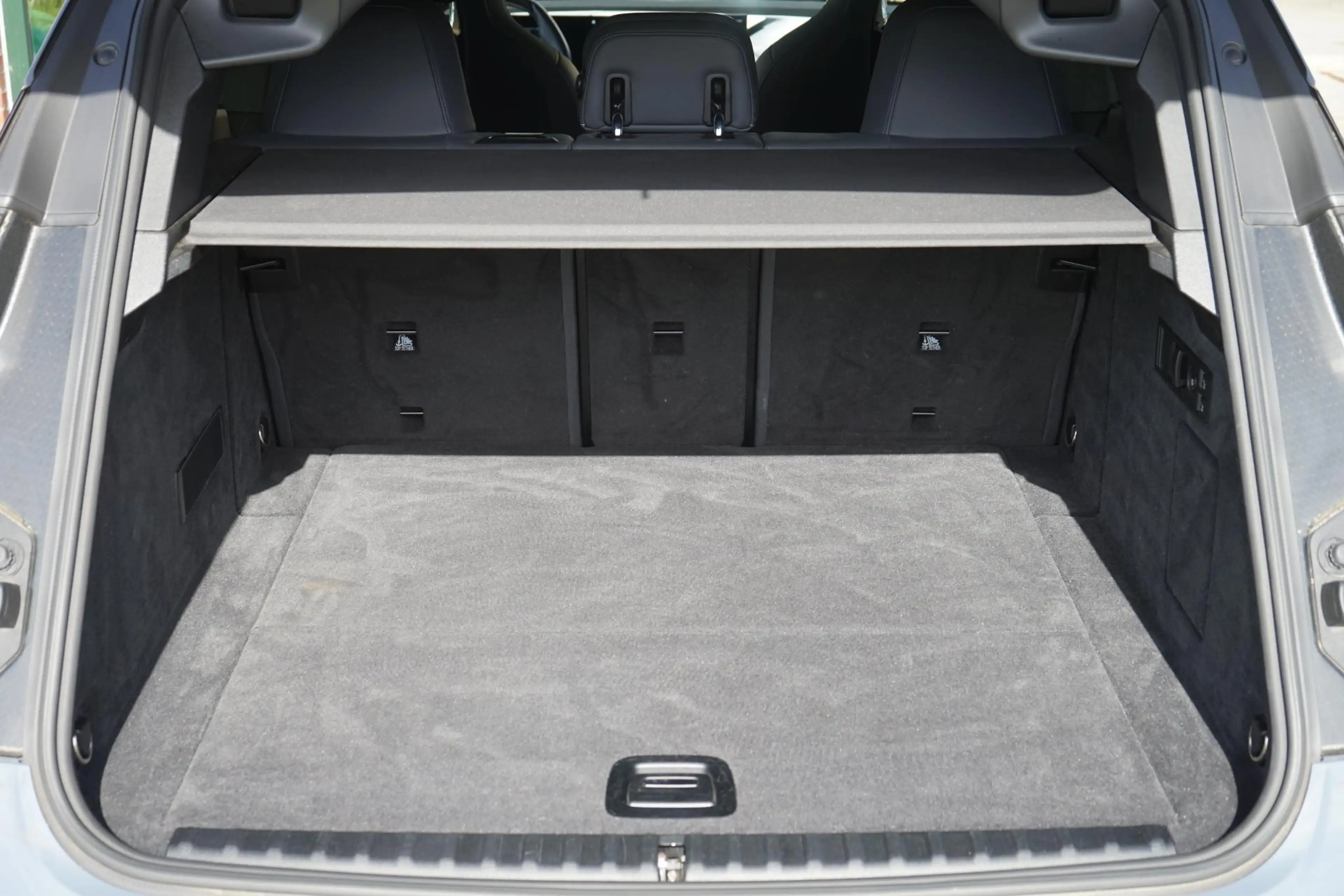 BMW iX xDrive50 112 kWh M-Sport |Individual Storm Bay|B&W — photo 45