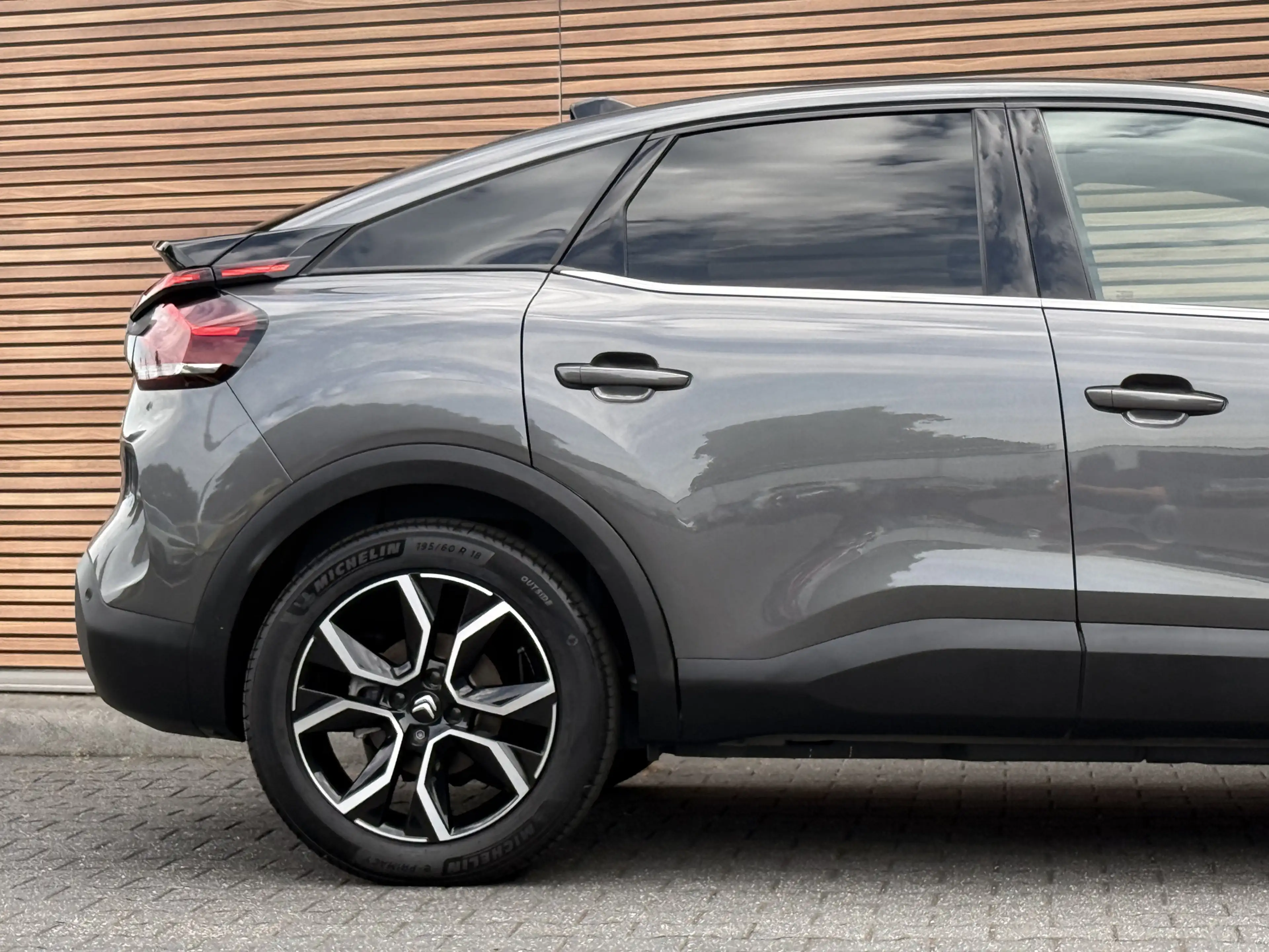 Citroen E-C4 Electric Max 50 kWh Navi / Carplay/ HUD / Camera / winterpa — photo 18