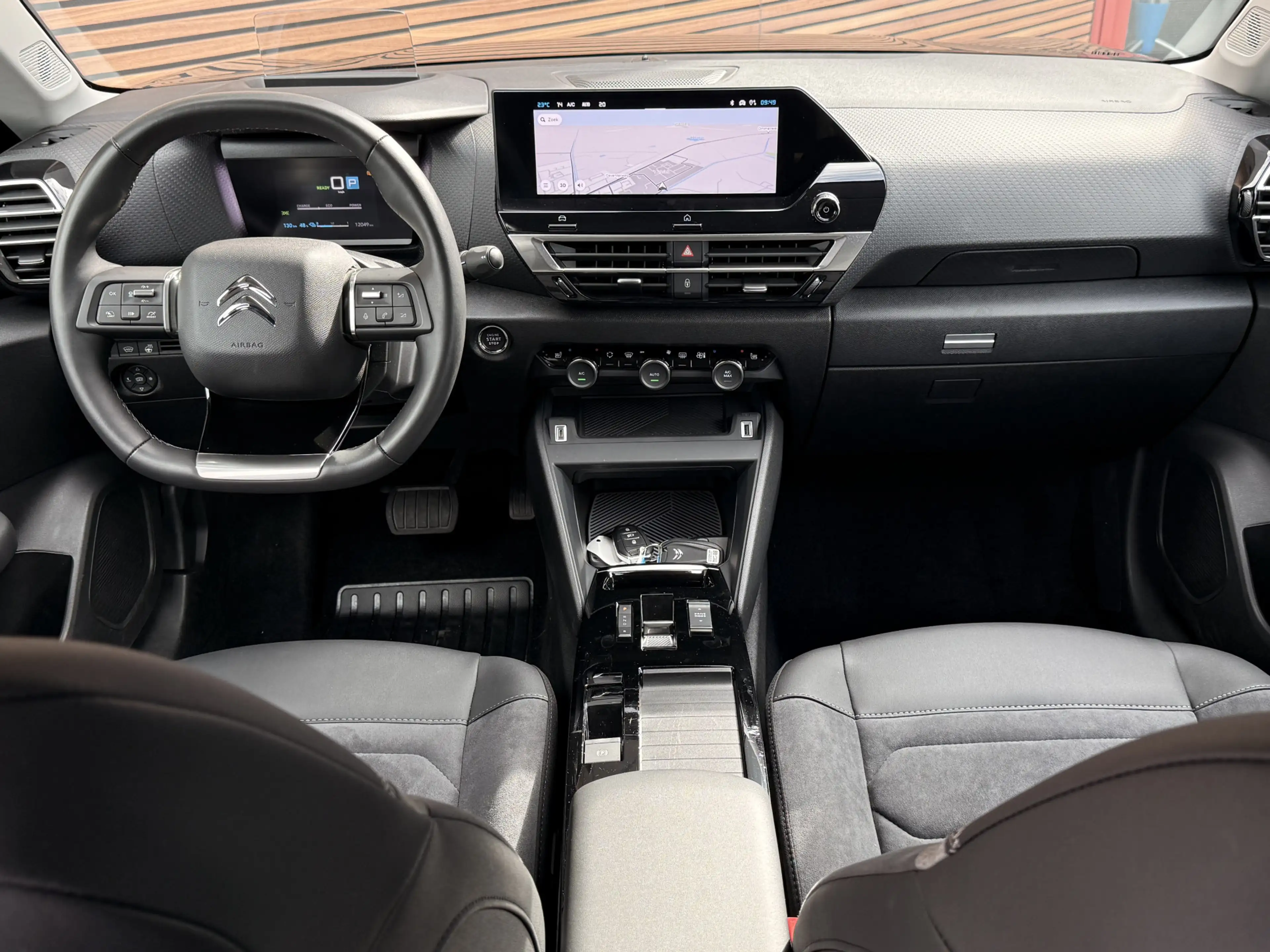 Citroen E-C4 Electric Max 50 kWh Navi / Carplay/ HUD / Camera / winterpa — photo 2
