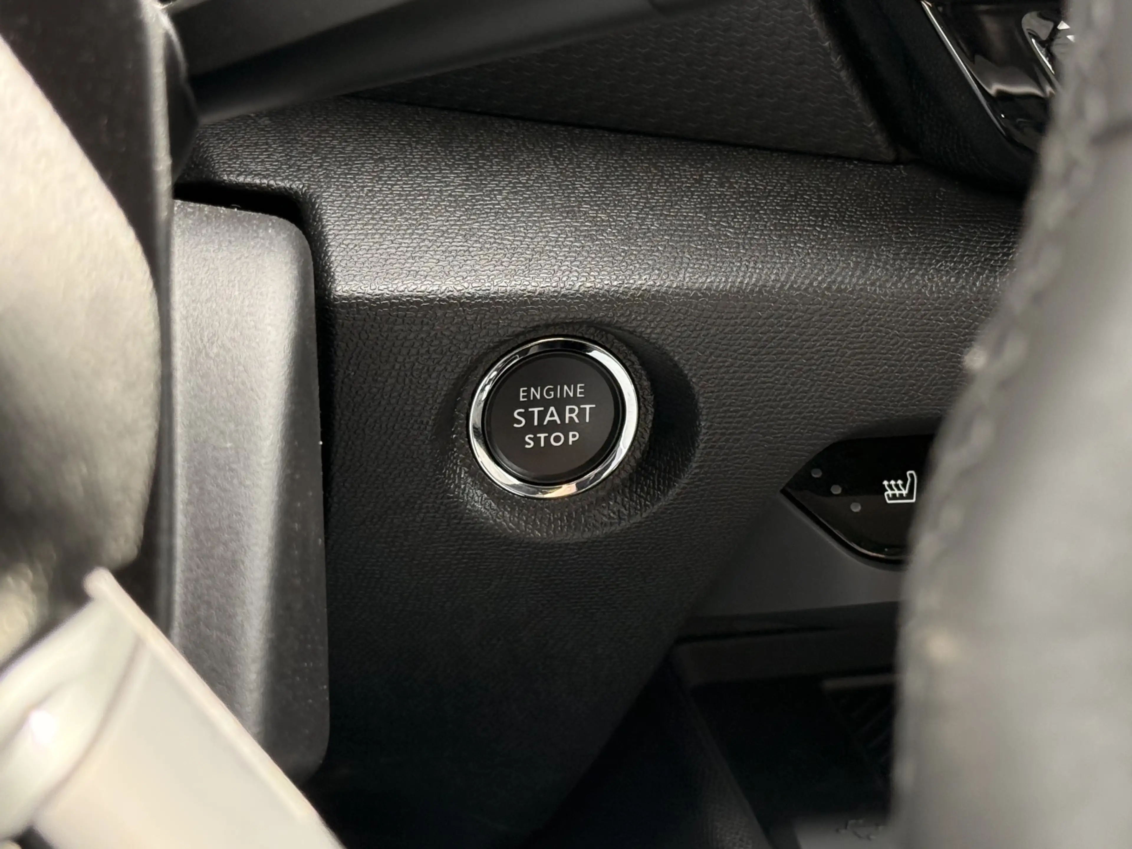Citroen E-C4 Electric Max 50 kWh Navi / Carplay/ HUD / Camera / winterpa — photo 29