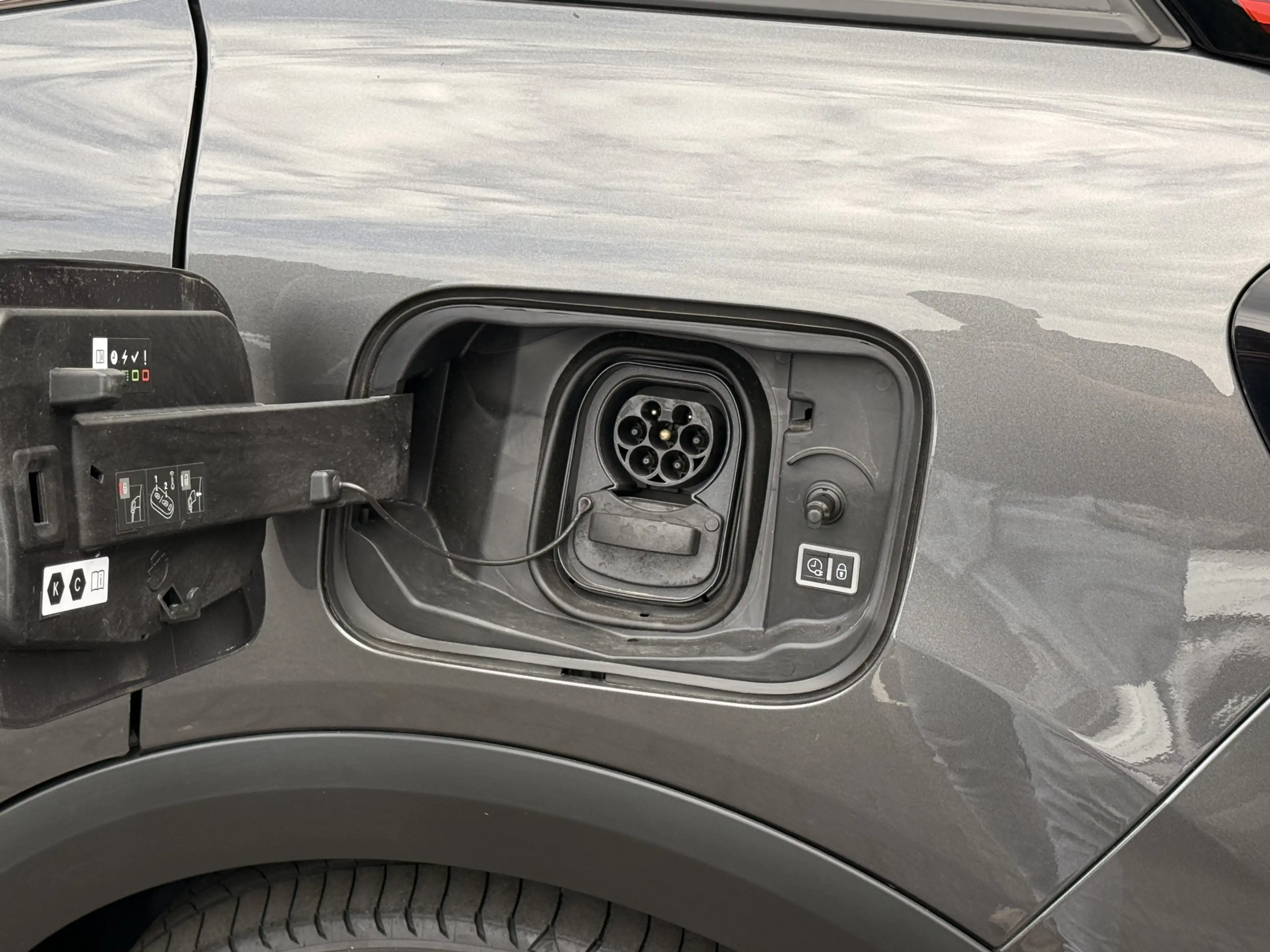 Citroen E-C4 Electric Max 50 kWh Navi / Carplay/ HUD / Camera / winterpa — photo 16