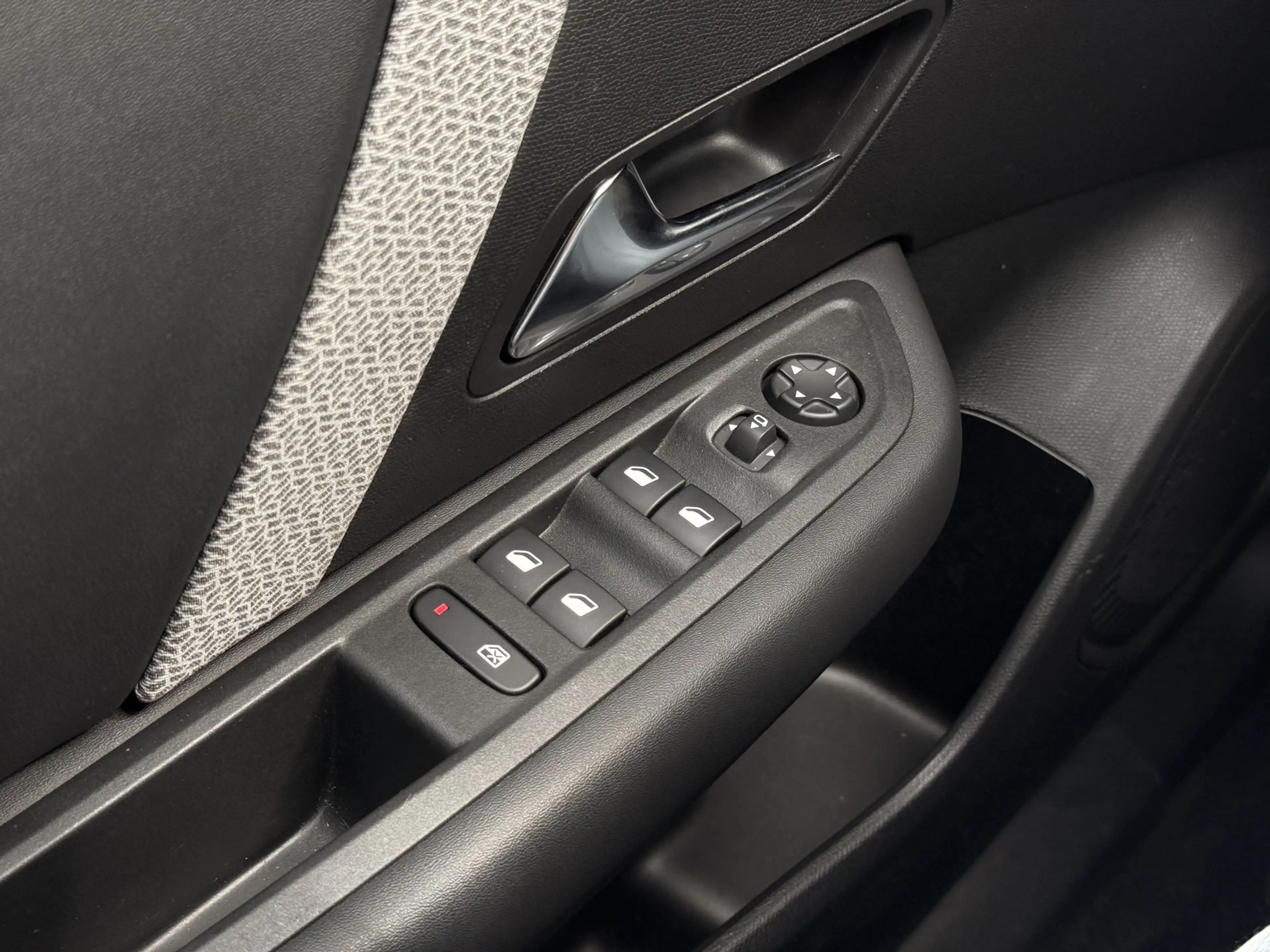 Citroen E-C4 Electric Max 50 kWh Navi / Carplay/ HUD / Camera / winterpa — photo 41