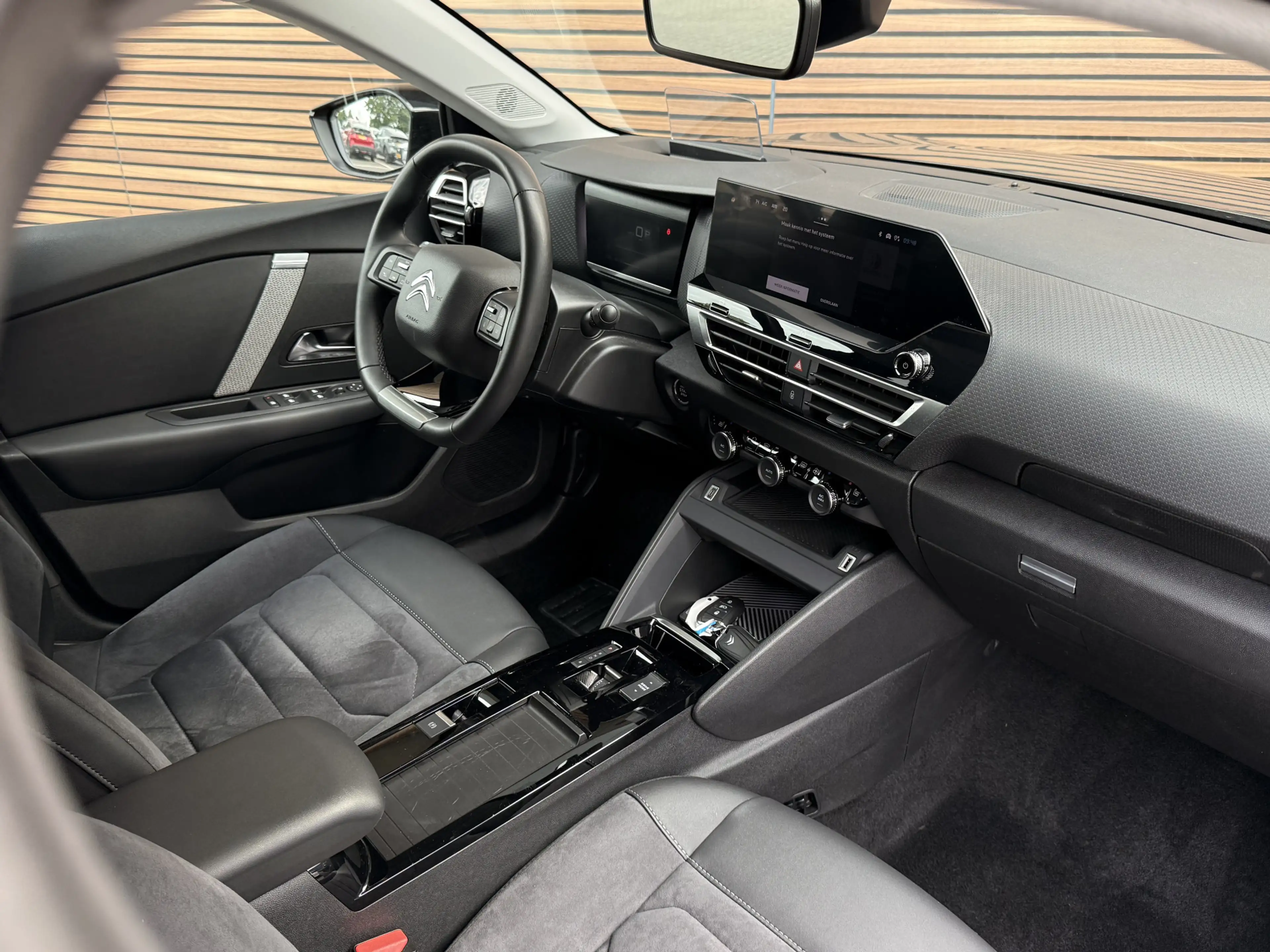 Citroen E-C4 Electric Max 50 kWh Navi / Carplay/ HUD / Camera / winterpa — photo 4