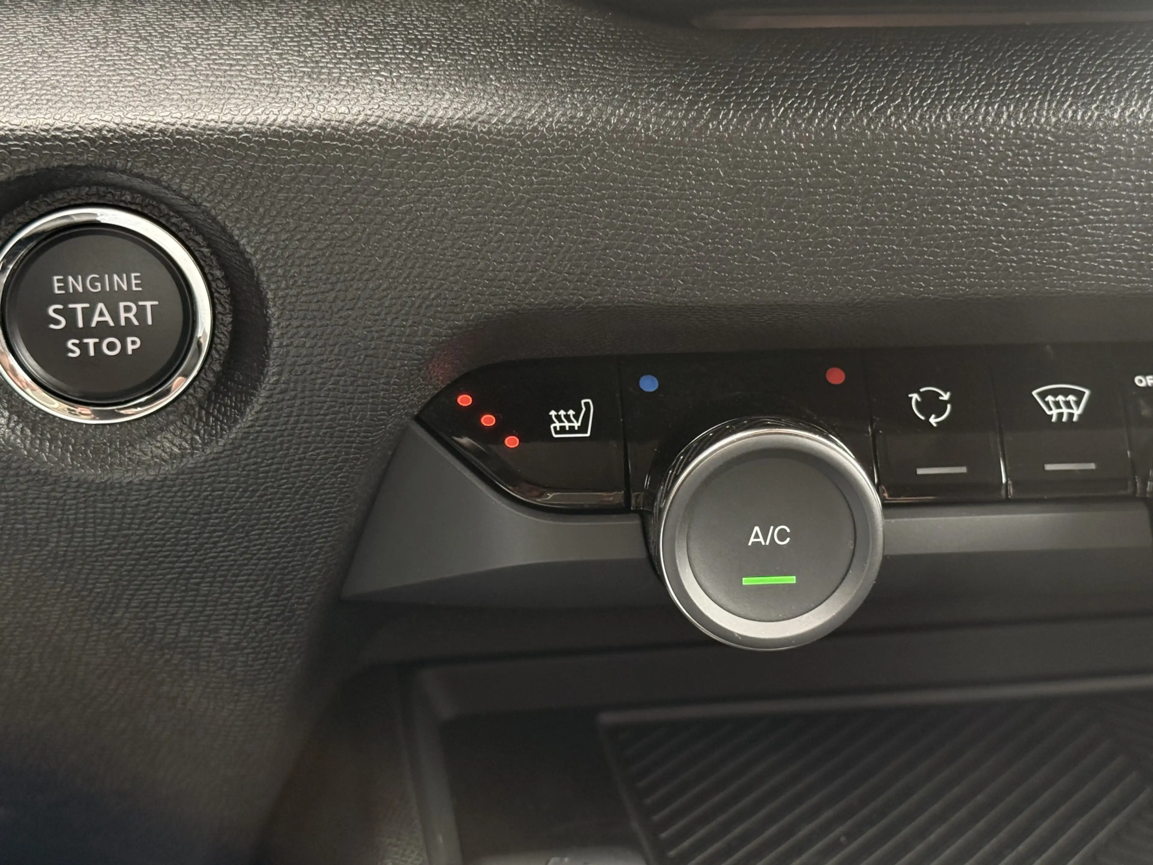 Citroen E-C4 Electric Max 50 kWh Navi / Carplay/ HUD / Camera / winterpa — photo 37