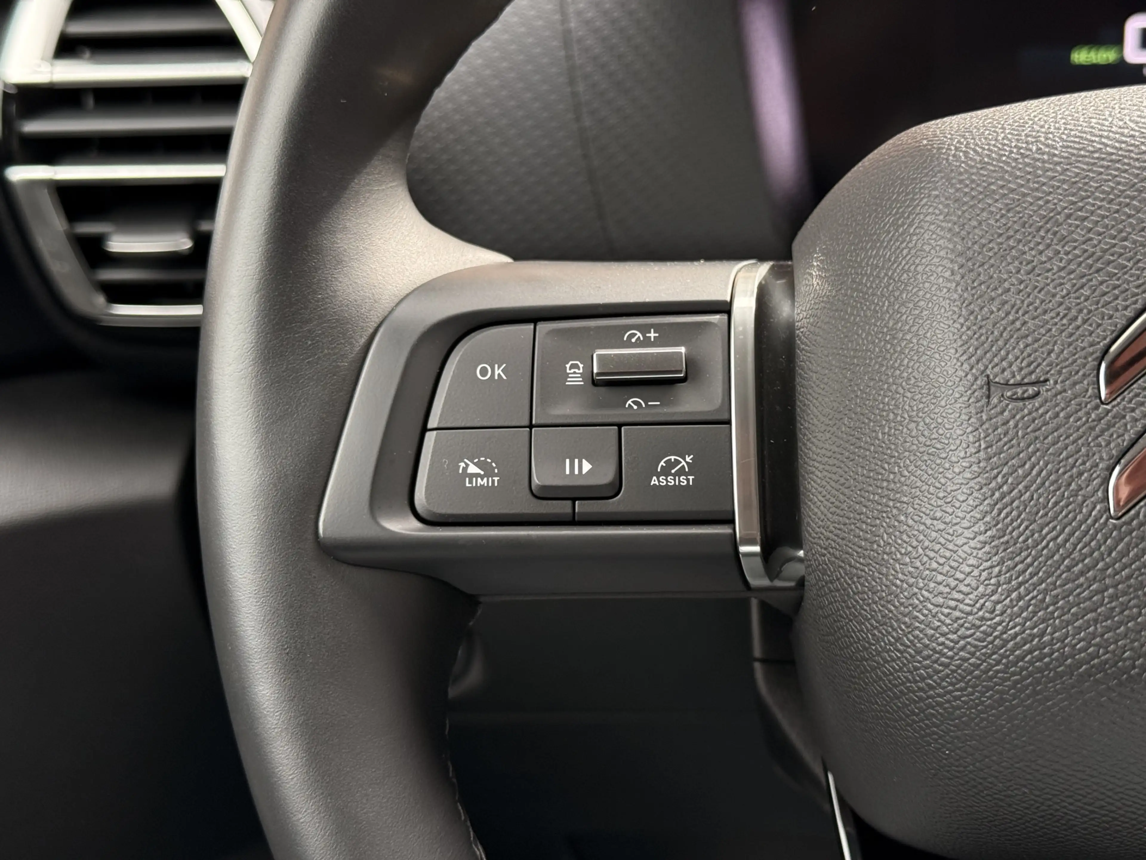 Citroen E-C4 Electric Max 50 kWh Navi / Carplay/ HUD / Camera / winterpa — photo 24