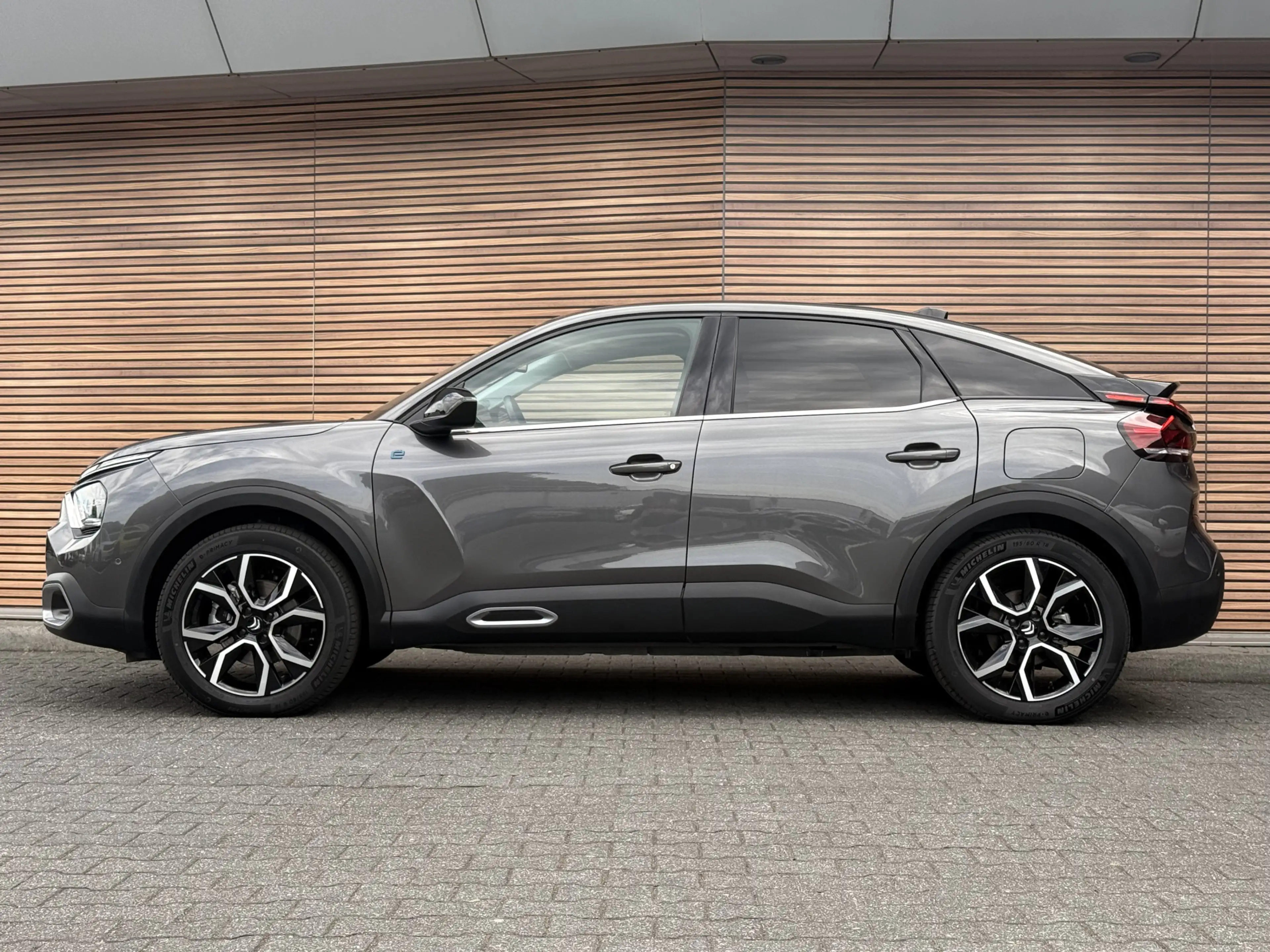 Citroen E-C4 Electric Max 50 kWh Navi / Carplay/ HUD / Camera / winterpa — photo 5
