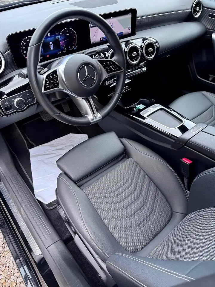 Mercedes-Benz A 180 d Business Line 10