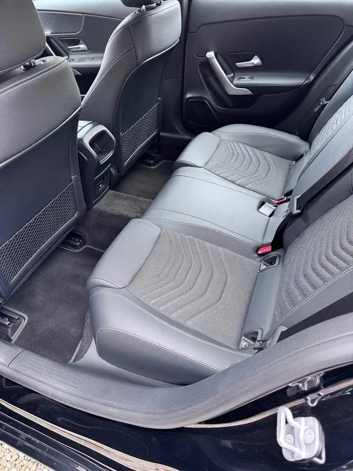 Mercedes-Benz A 180 d Business Line 11