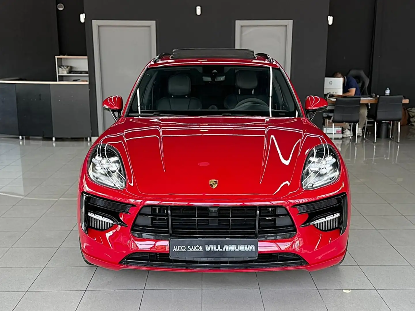 Porsche Macan GTS Aut. Rouge - 2