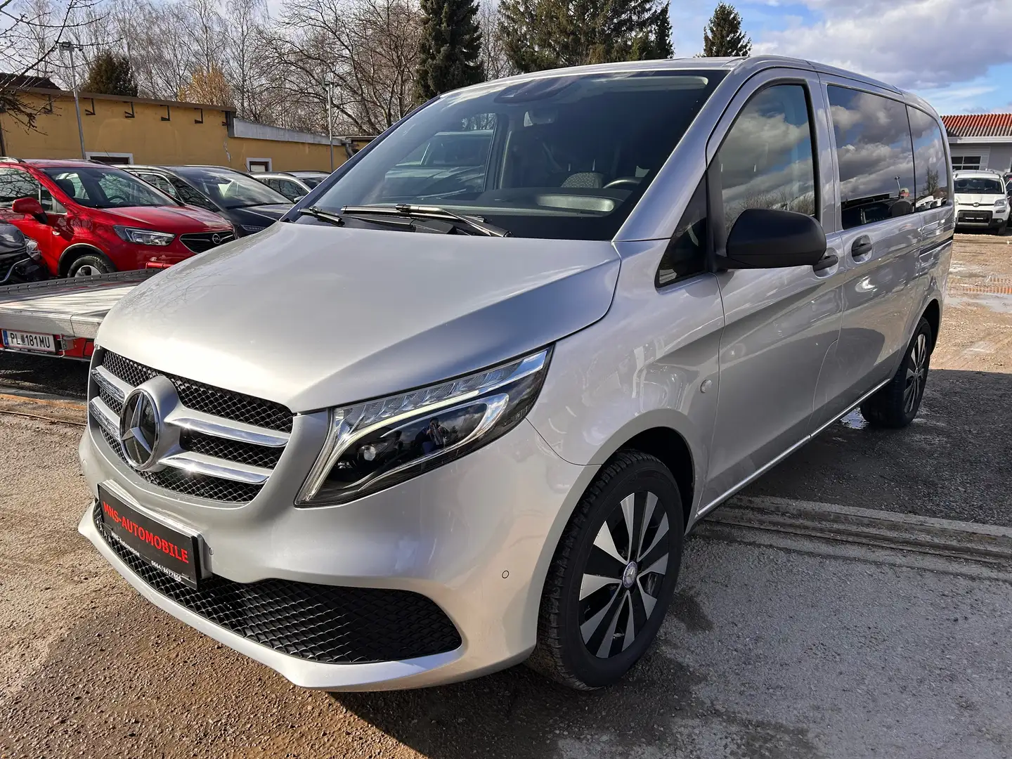 Mercedes-Benz Vito 116 CDI Pro 4x4 kompakt Navi LED Standheizung Aut Silber - 1