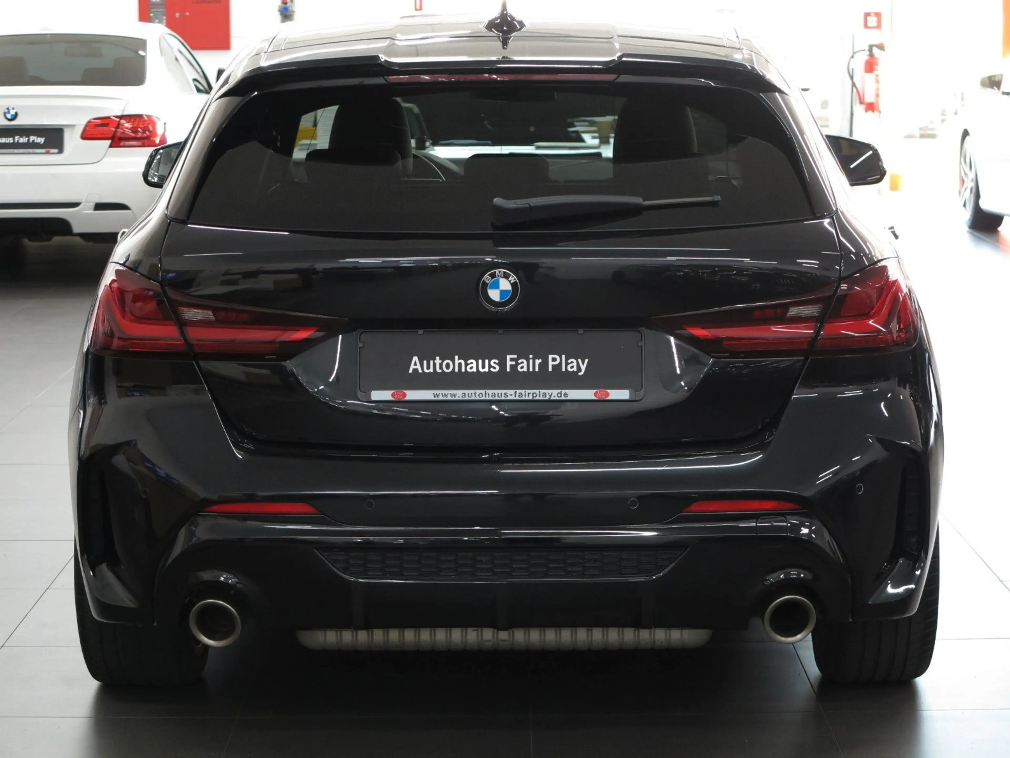 BMW 135 i xDrive Aut. NAVI/LED/2.HAND/UNFALLFREI! — photo 5