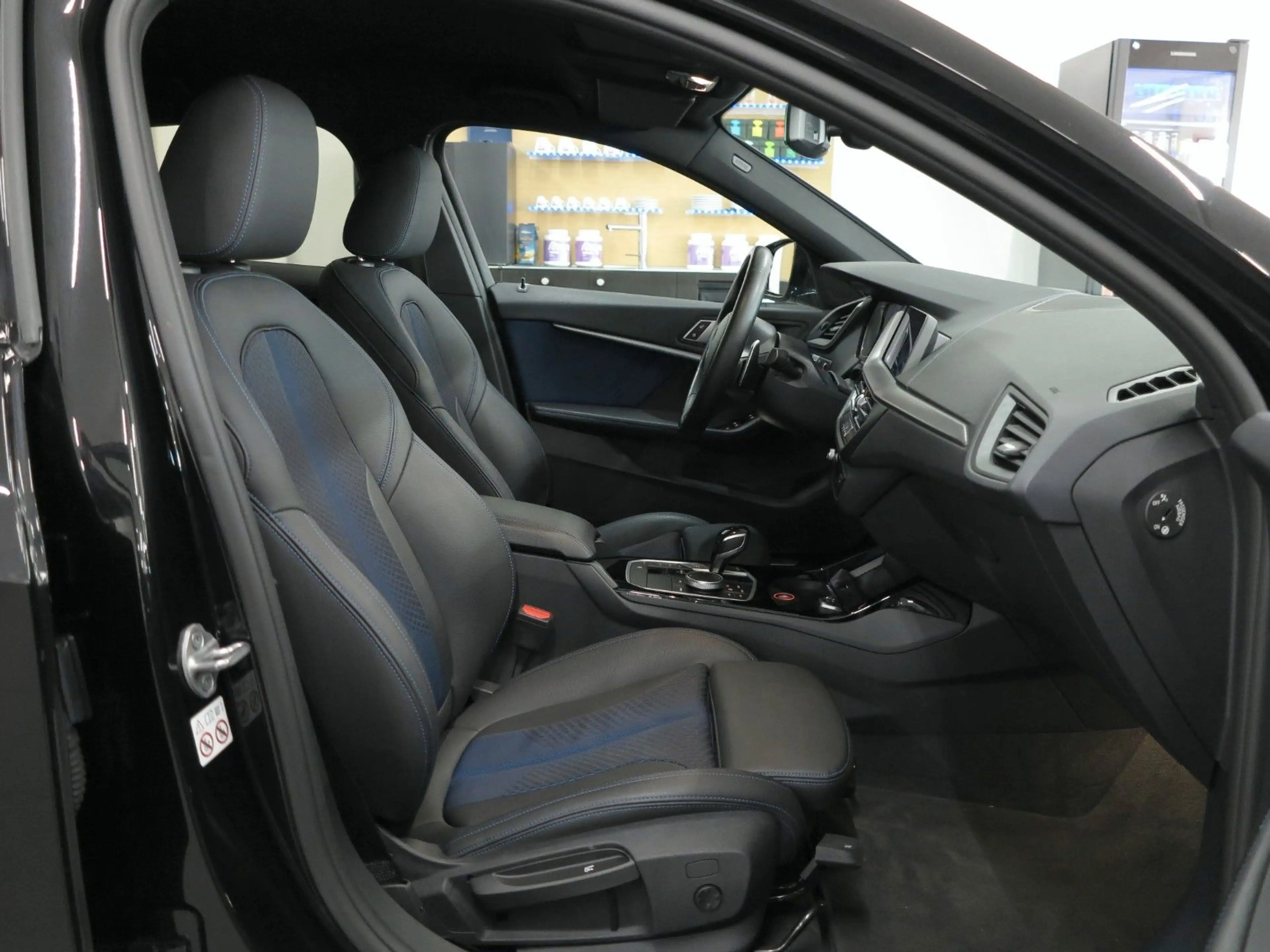 BMW 135 i xDrive Aut. NAVI/LED/2.HAND/UNFALLFREI! — photo 15