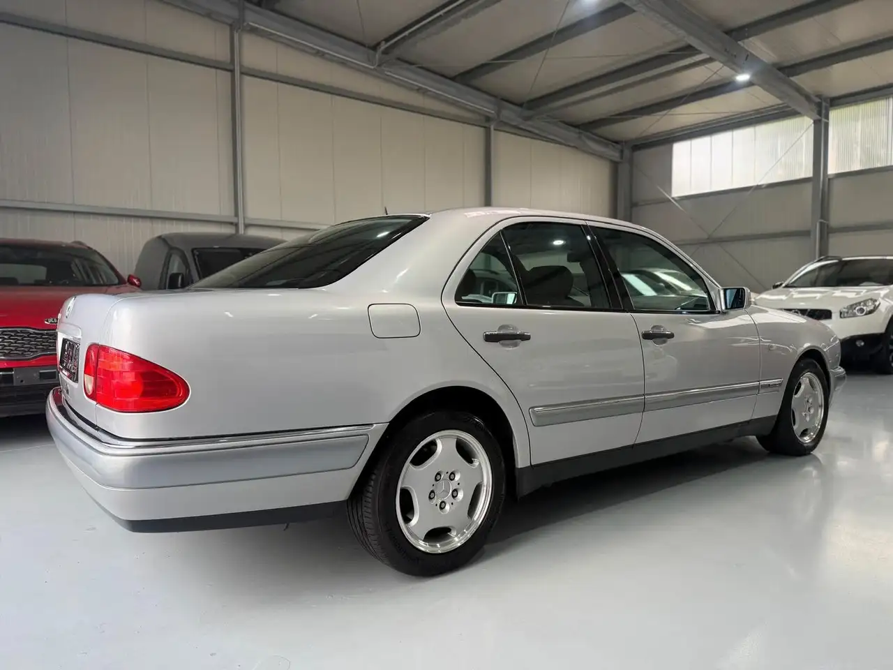 Mercedes-Benz E 240 2Hand Top Zustand Tempomat Sitzheizung, foto 9