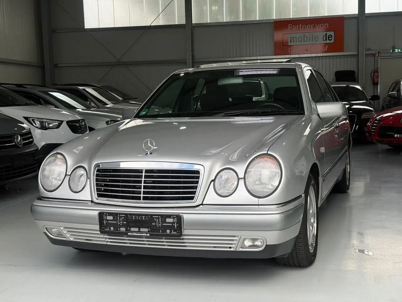 Mercedes-Benz E 240 2Hand Top Zustand Tempomat Sitzheizung, foto 4