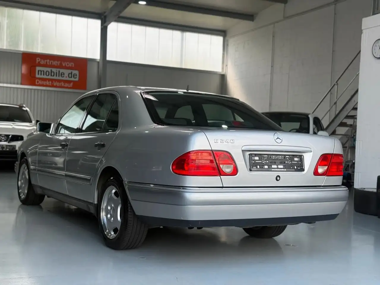 Mercedes-Benz E 240 2Hand Top Zustand Tempomat Sitzheizung, foto 8